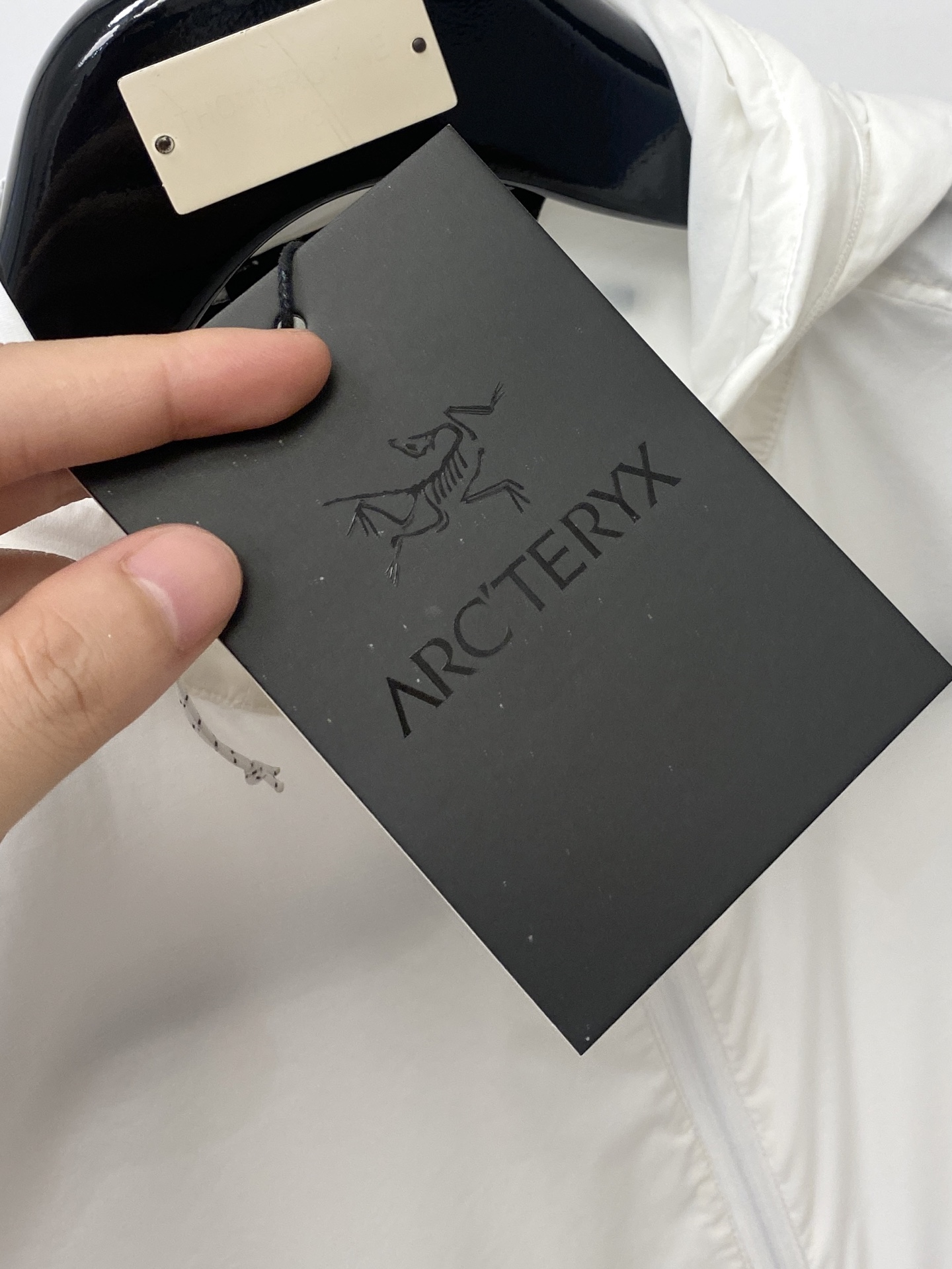 始祖鸟、2026新品防晒衣外套，帅气时尚，胸前顶级印胶图案logo，简约百搭款。面料棉 不仅挺括，保持潮