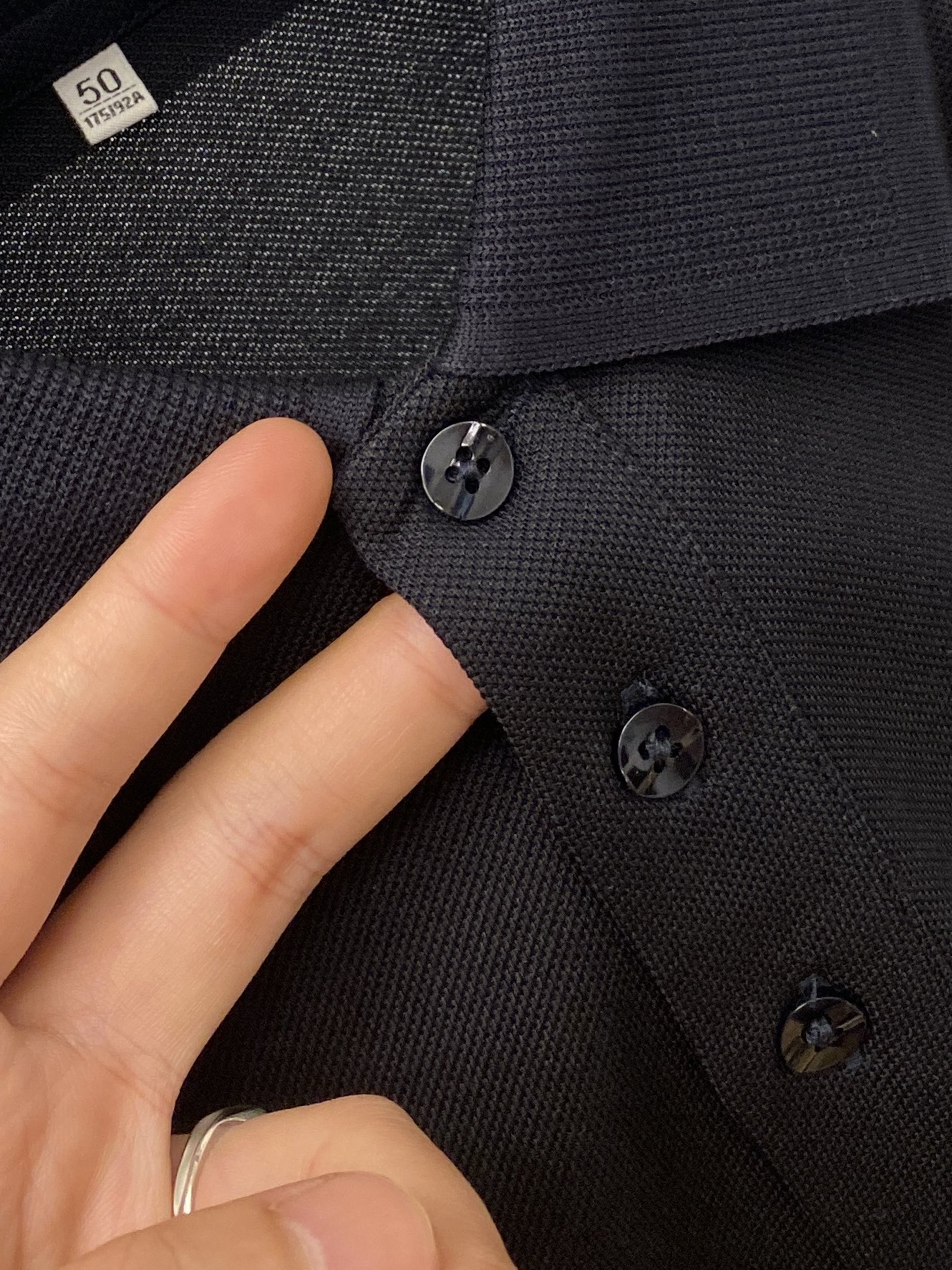 Loro Piana、2026新品短袖T恤，帅气时尚，胸前精致刺绣字母logo，简约百搭款。面料棉 不仅