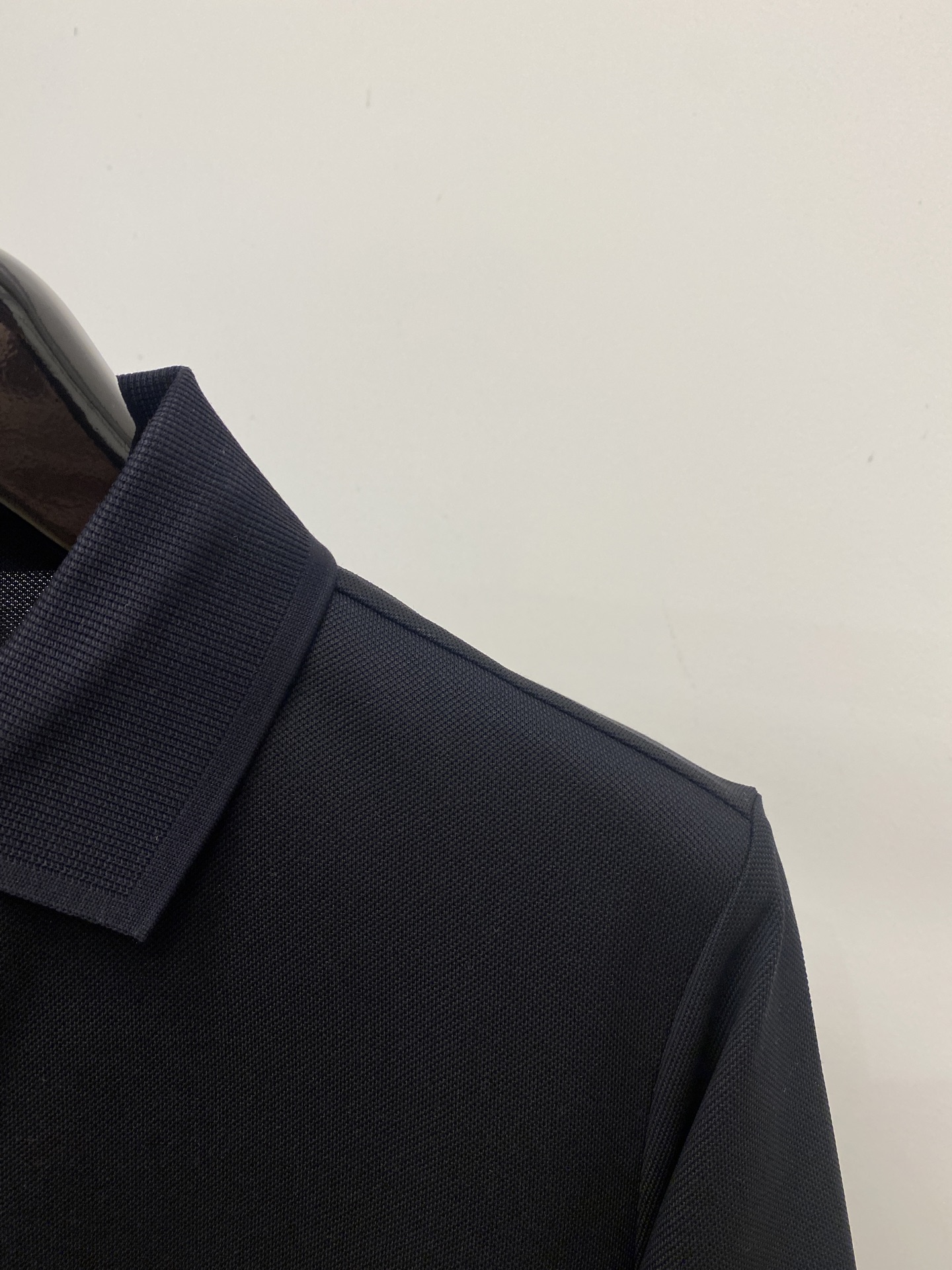 Loro Piana、2026新品短袖T恤，帅气时尚，胸前精致刺绣字母logo，简约百搭款。面料棉 不仅