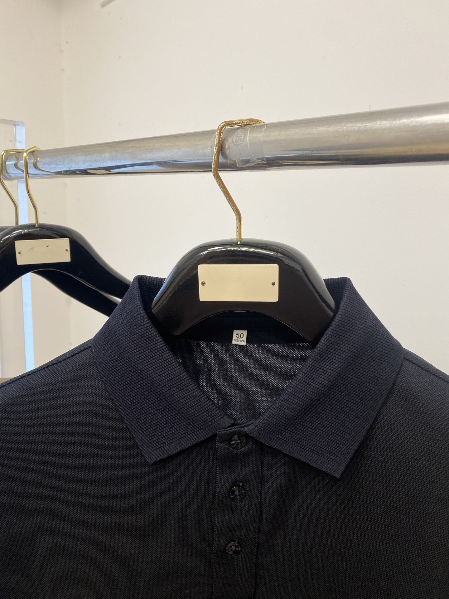 Loro Piana、2026新品短袖T恤，帅气时尚，胸前精致刺绣字母logo，简约百搭款。面料棉 不仅