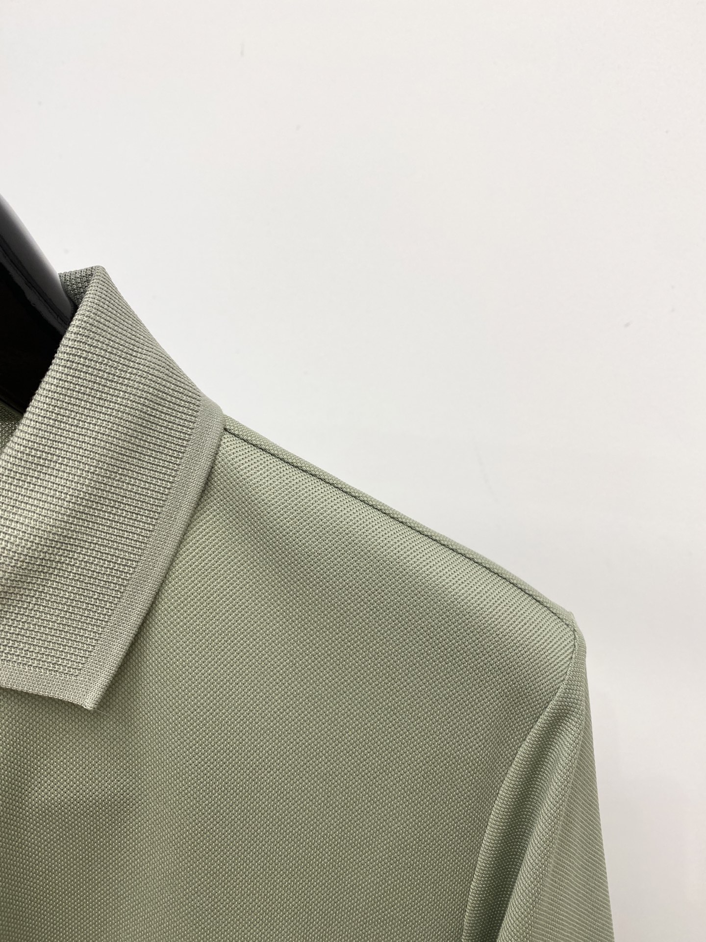 Loro Piana、2026新品短袖T恤，帅气时尚，胸前精致刺绣字母logo，简约百搭款。面料棉 不仅