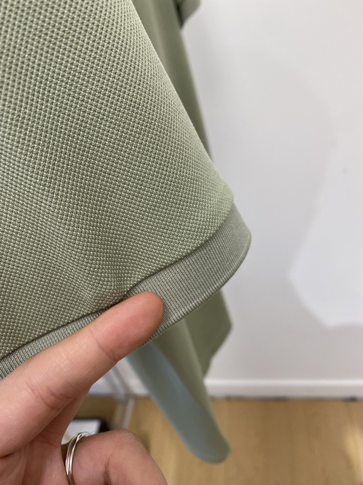 Loro Piana、2026新品短袖T恤，帅气时尚，胸前精致刺绣字母logo，简约百搭款。面料棉 不仅