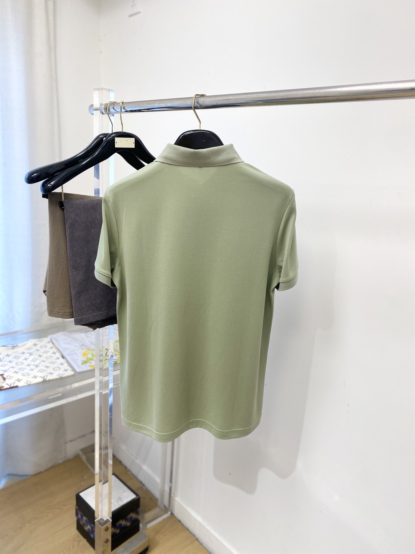 Loro Piana、2026新品短袖T恤，帅气时尚，胸前精致刺绣字母logo，简约百搭款。面料棉 不仅
