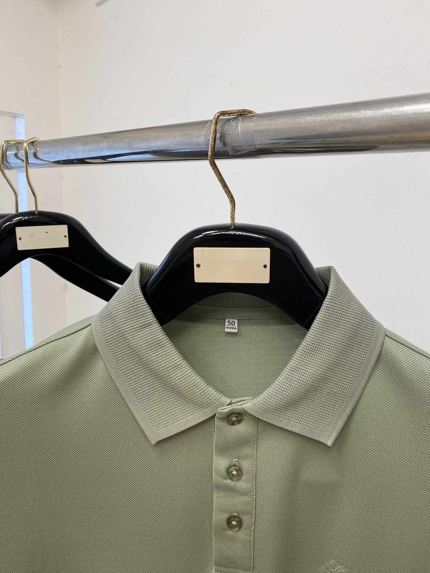 Loro Piana、2026新品短袖T恤，帅气时尚，胸前精致刺绣字母logo，简约百搭款。面料棉 不仅