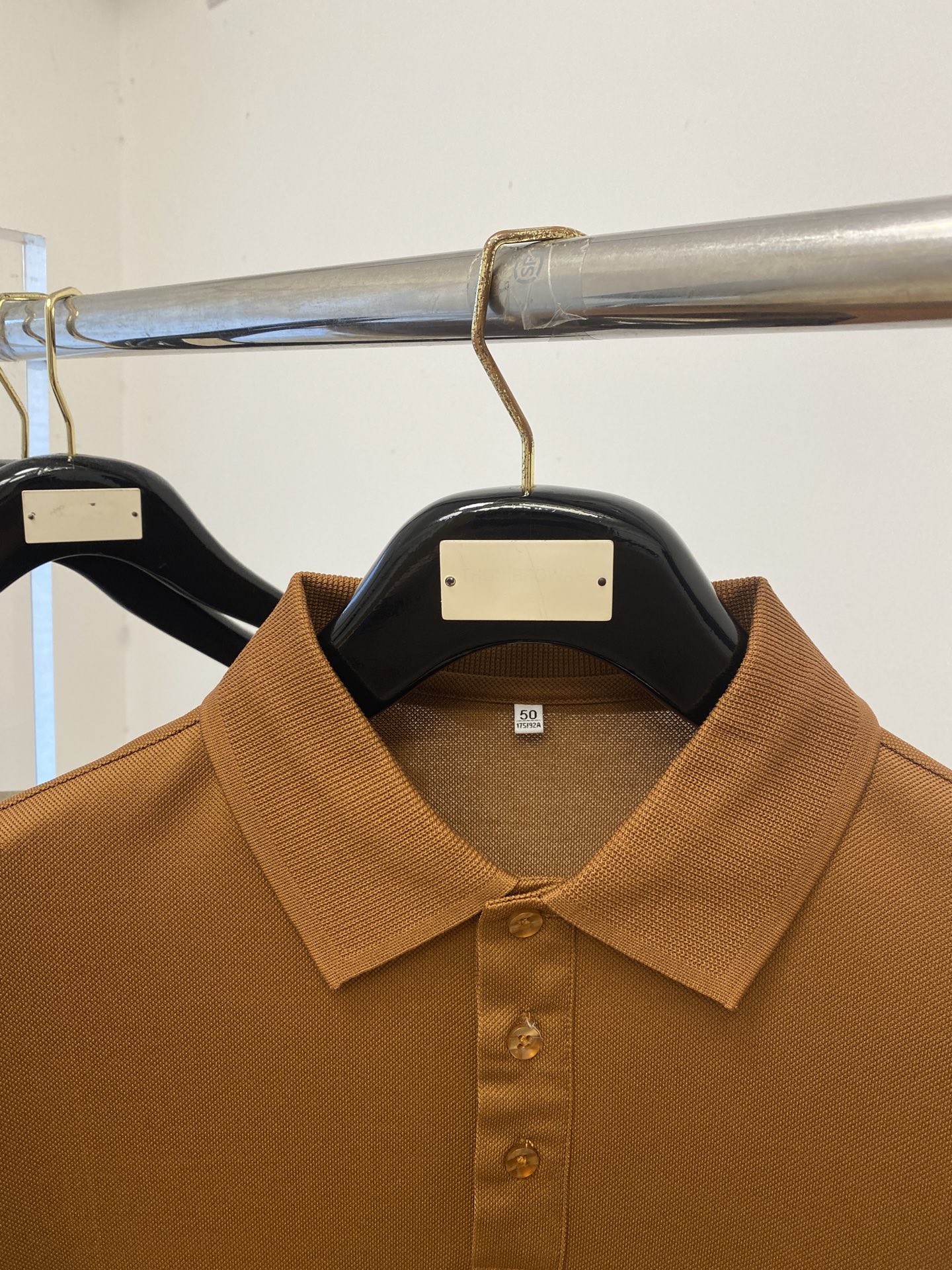 Loro Piana、2026新品短袖T恤，帅气时尚，胸前精致刺绣字母logo，简约百搭款。面料棉 不仅
