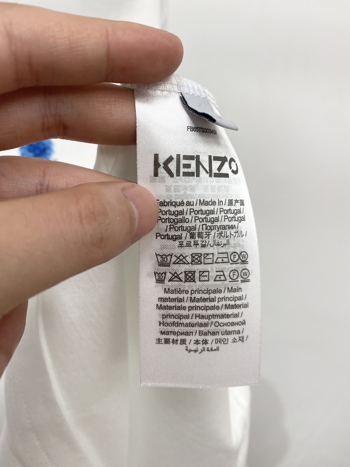 KENZO、2026新品短袖T恤，帅气时尚，胸前精致刺绣图案字母logo，简约百搭款。面料棉 不仅挺括，