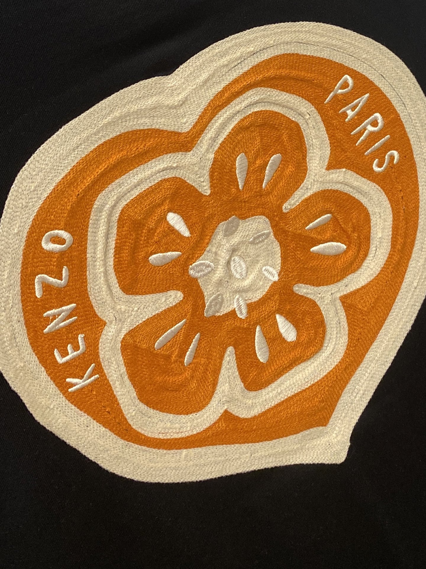 KENZO、2026新品短袖T恤，帅气时尚，胸前精致刺绣字母logo，简约百搭款。面料棉 不仅挺括，保持