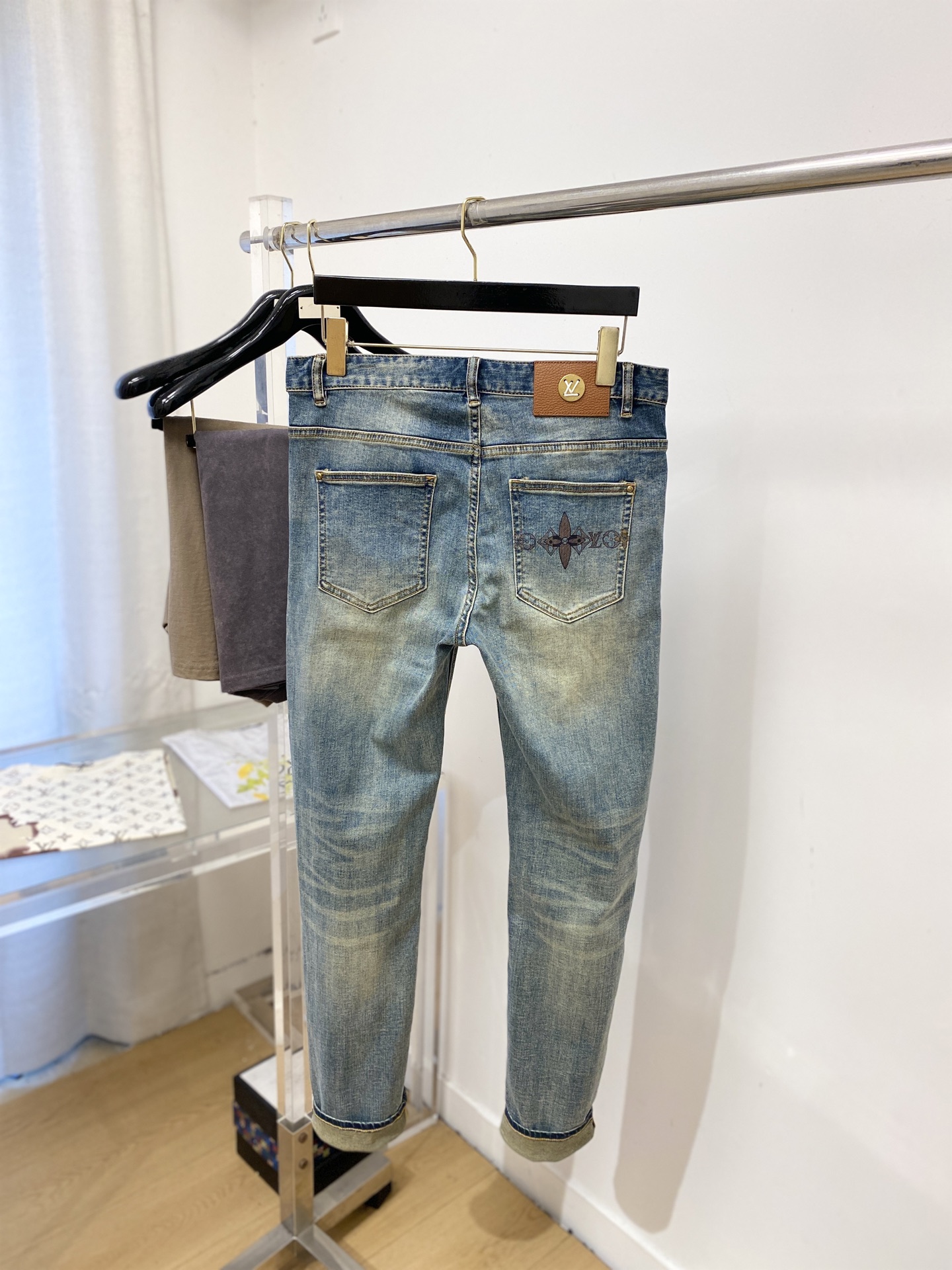 LV、 2026最新品，专柜同步有售，原单狠货，水洗休闲牛仔裤，进口原版水洗弹力面料，舒适有弹性，原版五
