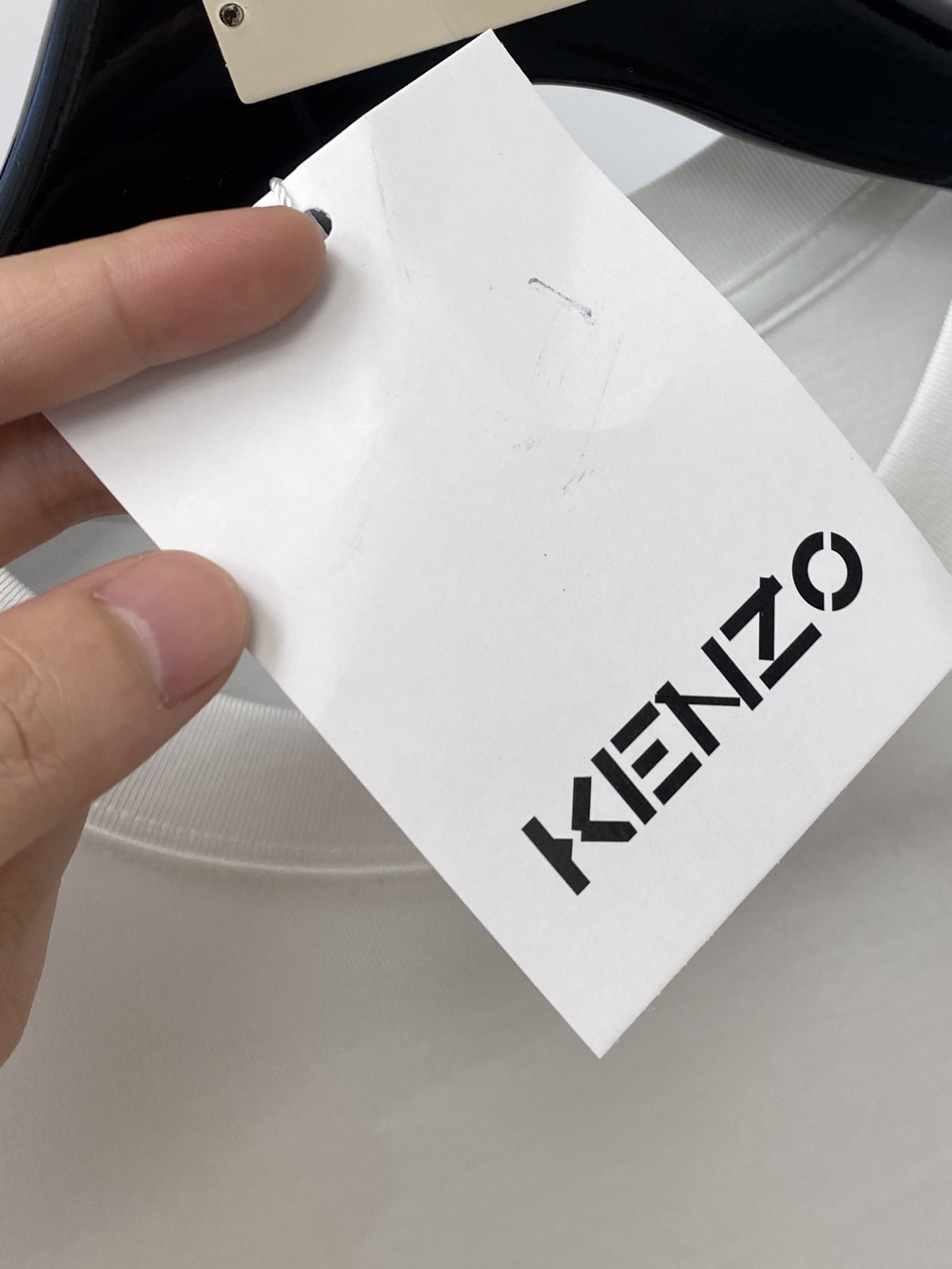 KENZO、2026新品短袖T恤，帅气时尚，胸前精致刺绣字母图案logo，简约百搭款。面料棉 不仅挺括，