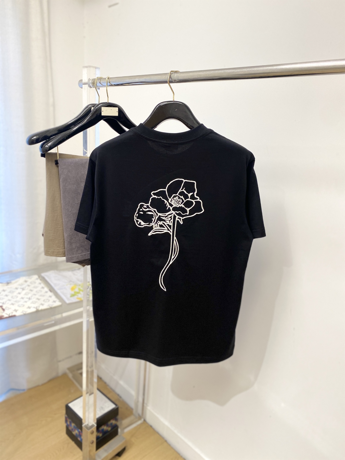 KENZO、2026新品短袖T恤，帅气时尚，胸前精致刺绣字母logo，简约百搭款。面料棉 不仅挺括，保持