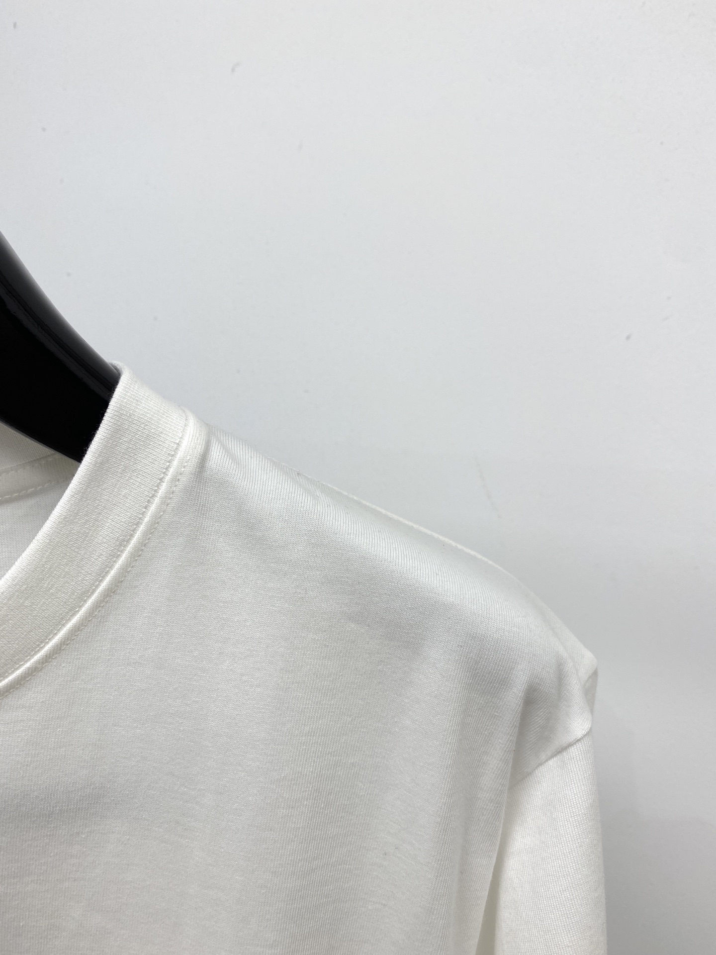 lululemon 时尚潮牌、2026新品短袖T恤，帅气时尚，胸前顶级印胶图案字母logo，简约百搭款。