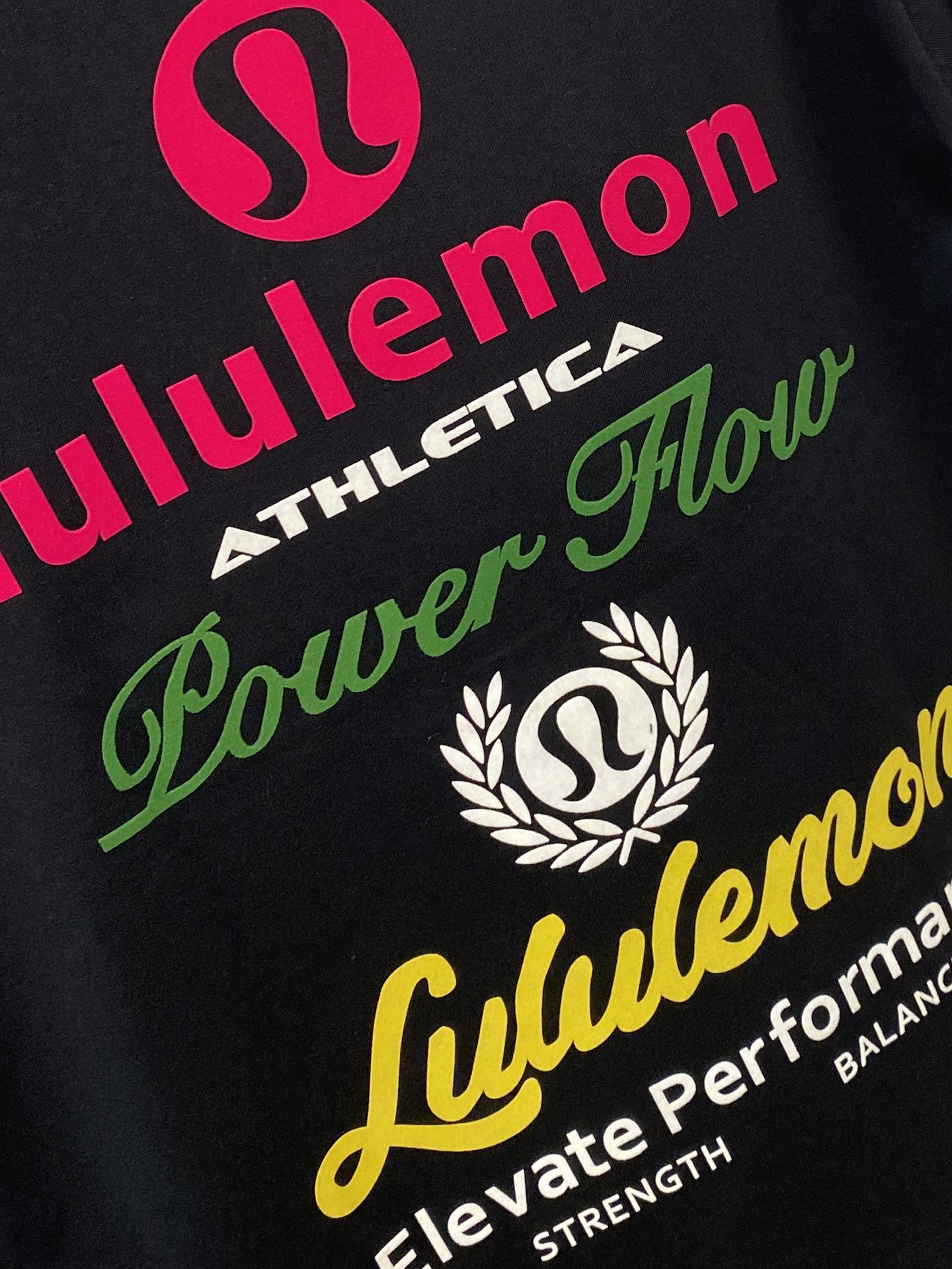 lululemon 时尚潮牌、2026新品短袖T恤，帅气时尚，胸前顶级印胶图案字母logo，简约百搭款。