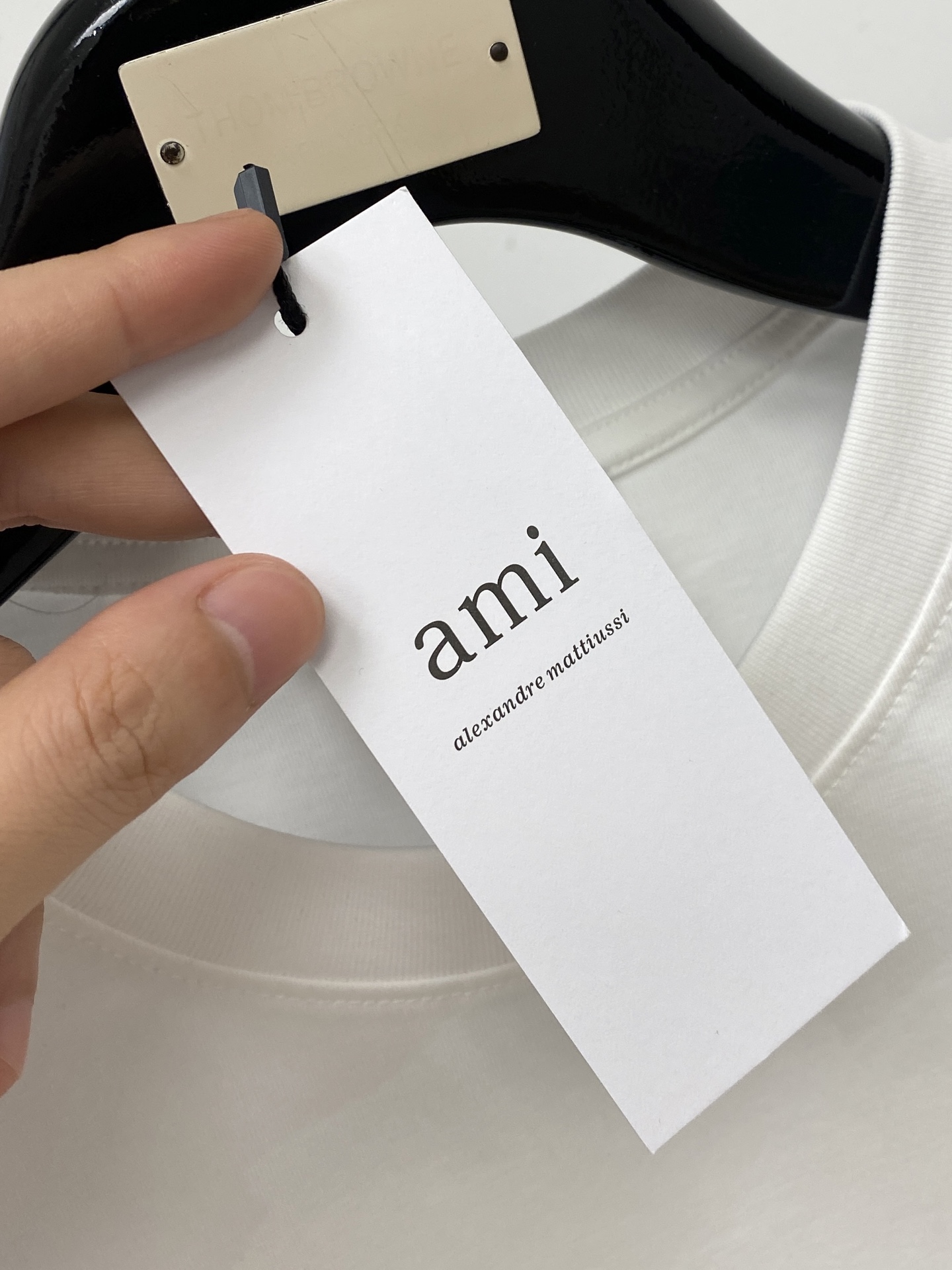 ami、2026新品短袖背心🎽，帅气时尚，胸前精致刺绣图案字母logo，简约百搭款。面料棉 不仅挺括，保
