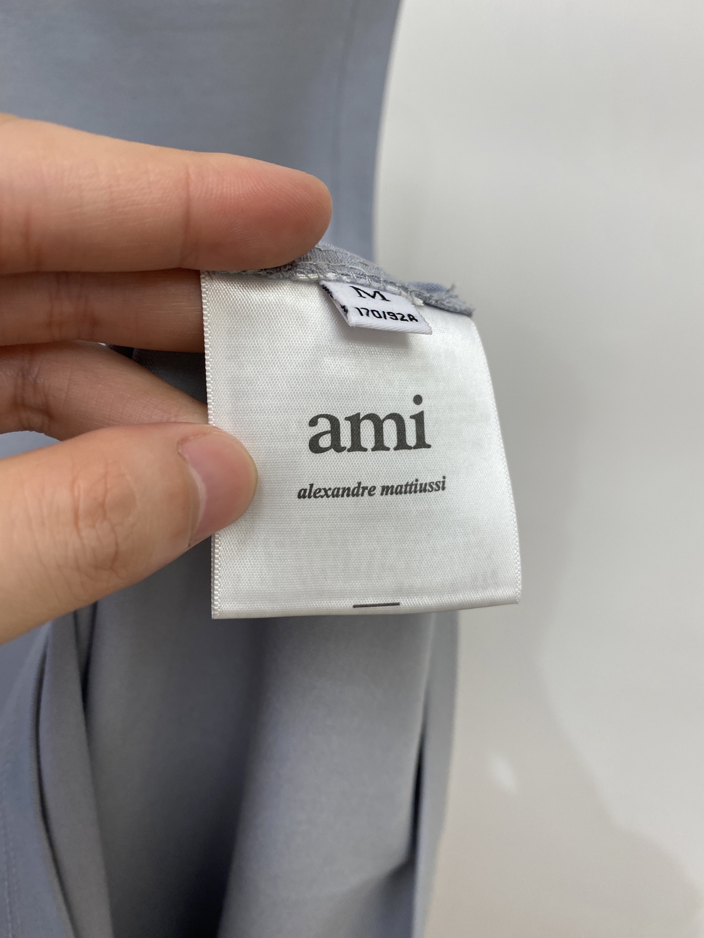 ami、2026新品短袖背心🎽，帅气时尚，胸前精致刺绣图案字母logo，简约百搭款。面料棉 不仅挺括，保