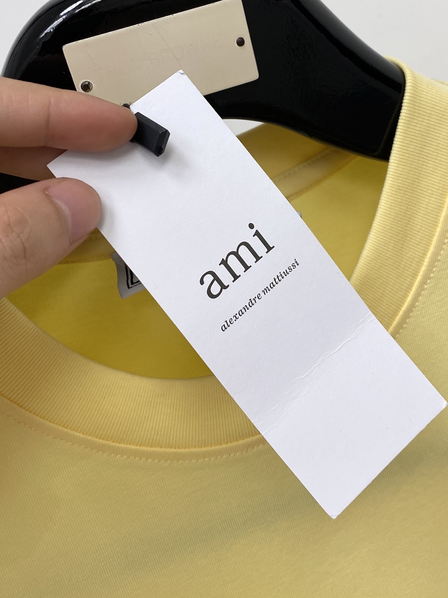 ami、2026新品短袖背心🎽，帅气时尚，胸前精致刺绣图案字母logo，简约百搭款。面料棉 不仅挺括，保