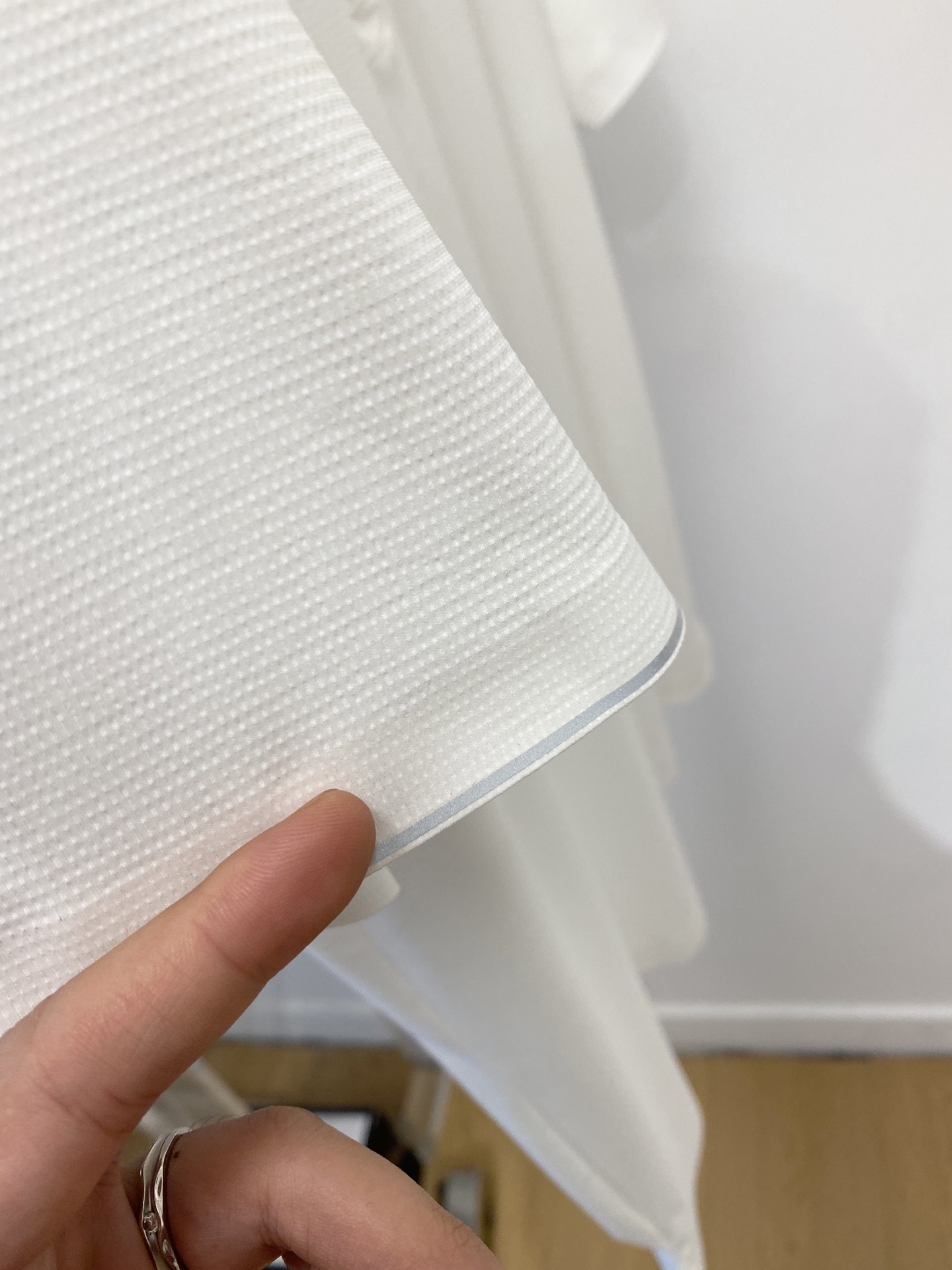 DESCENTE迪桑特、2026新品短袖T恤，帅气时尚，肩部顶级印胶图案logo，简约百搭款。面料棉 不