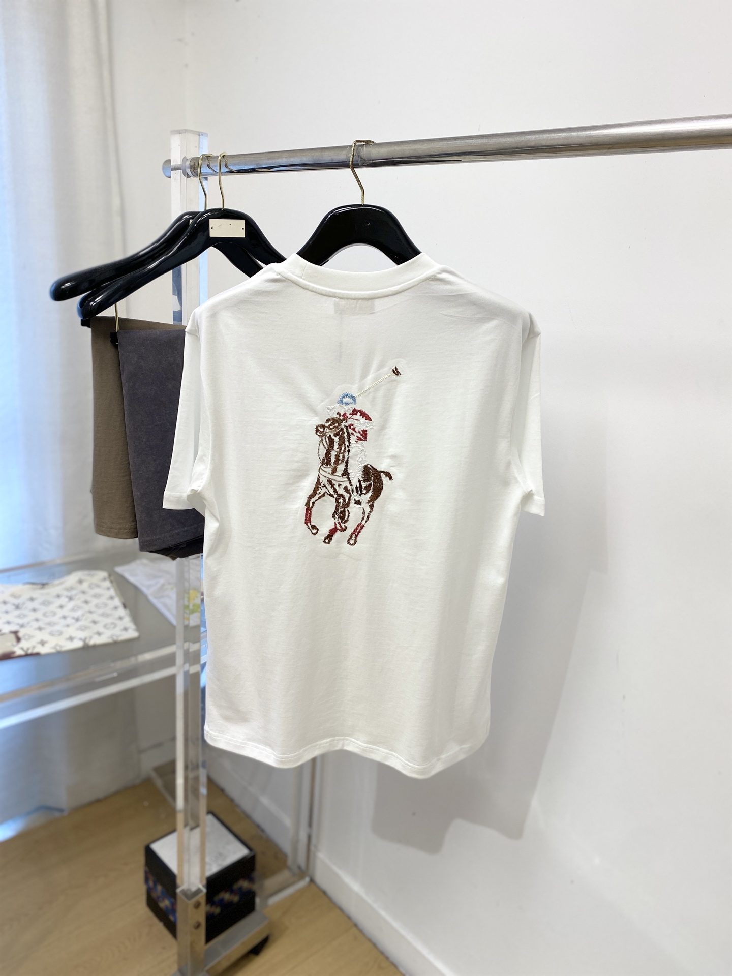 POLO、2026新品短袖T恤，帅气时尚，胸前精致刺绣图案logo，简约百搭款。面料针织 不仅挺括，保持