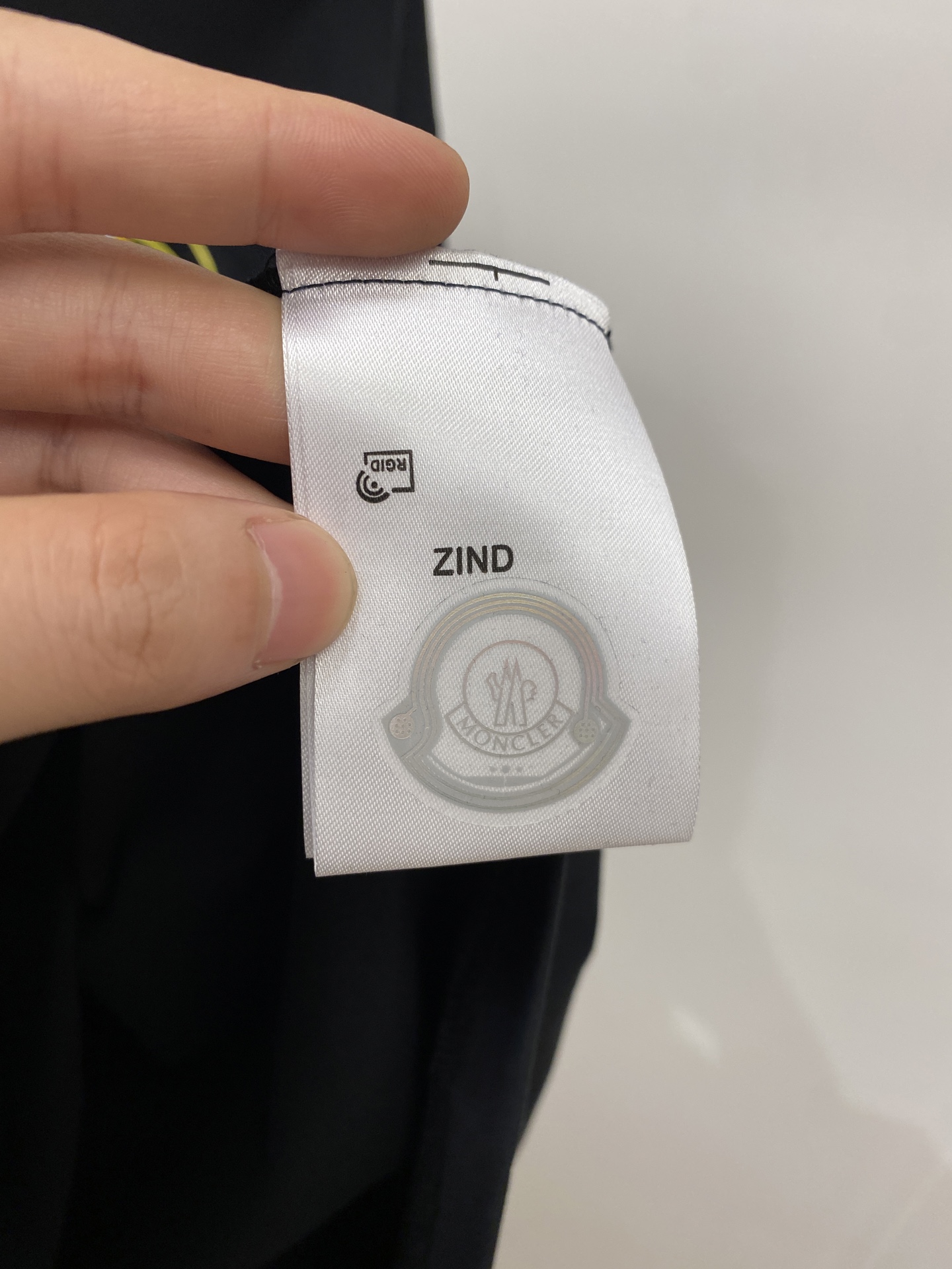 蒙口、2026新品短袖T恤，帅气时尚，胸前顶级印花图案字母logo，简约百搭款。面料针织 不仅挺括，保持