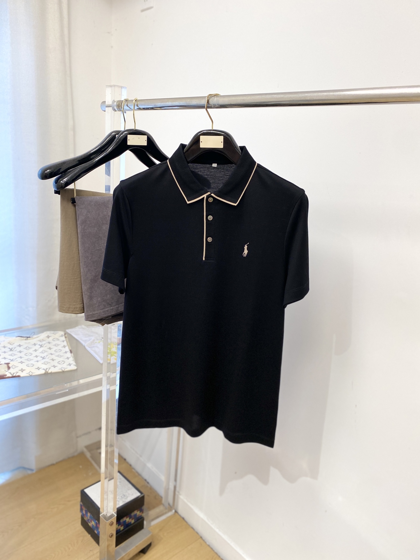 POLO、2026新品短袖T恤，帅气时尚，胸前顶级印胶图案logo，简约百搭款。面料棉 不仅挺括，保持潮