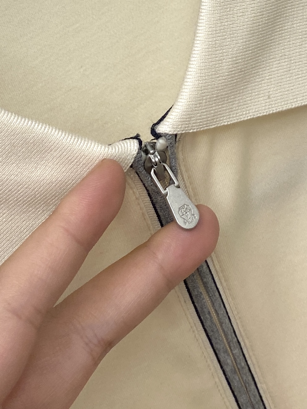 Brunello Cucinelli、2026新品短袖T恤，帅气时尚，衣下精致刺绣图案logo，简约百搭
