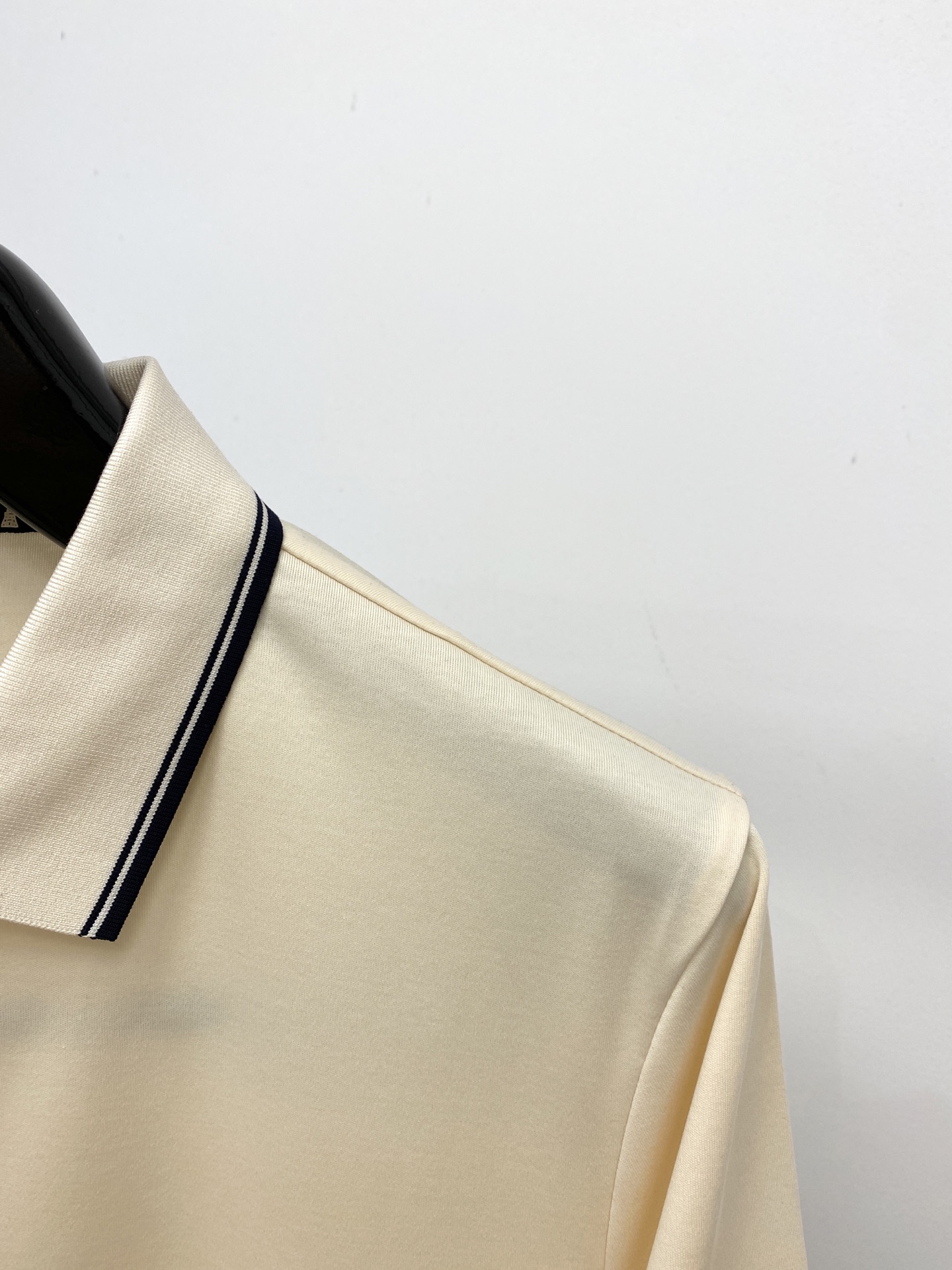 Brunello Cucinelli、2026新品短袖T恤，帅气时尚，衣下精致刺绣图案logo，简约百搭