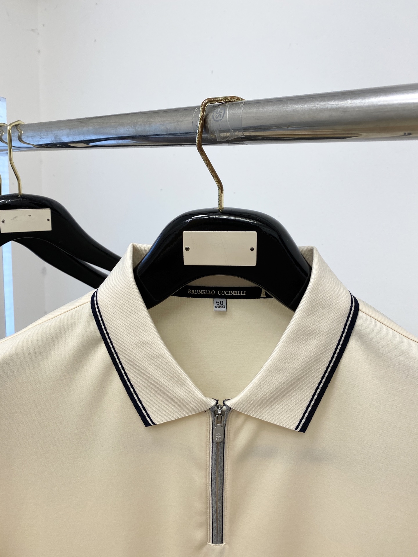 Brunello Cucinelli、2026新品短袖T恤，帅气时尚，衣下精致刺绣图案logo，简约百搭