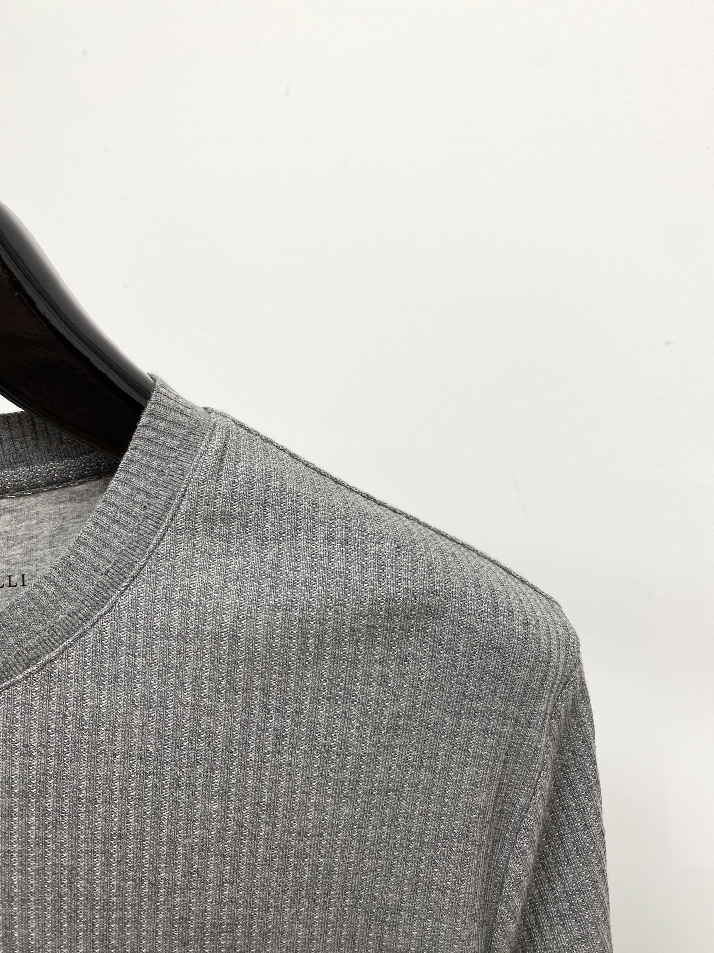 Brunello Cucinelli、2026新品短袖T恤，帅气时尚，简约百搭款。面料棉 不仅挺括，保持