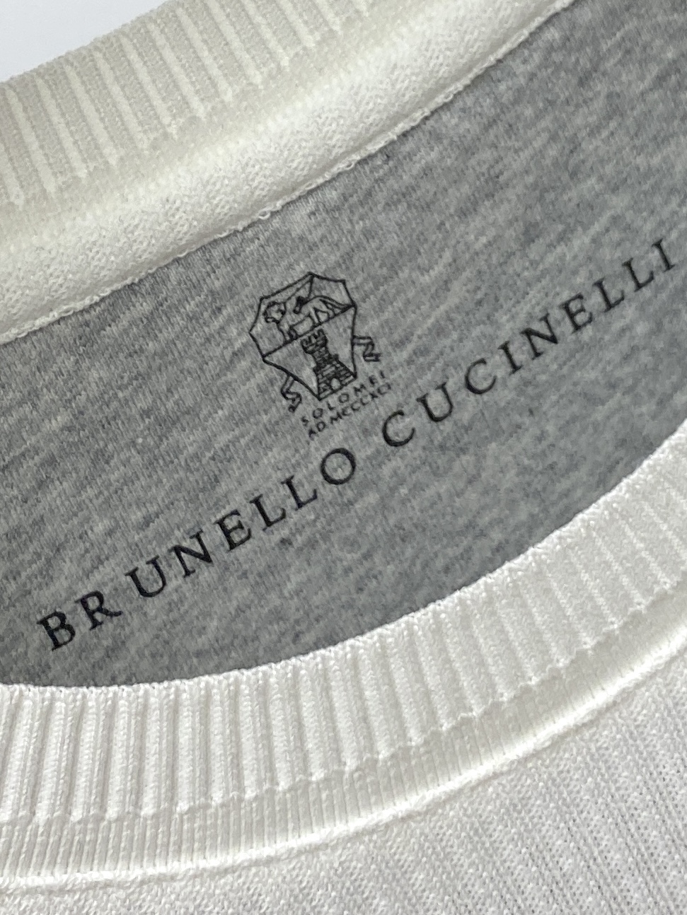 Brunello Cucinelli、2026新品短袖T恤，帅气时尚，简约百搭款。面料棉 不仅挺括，保持