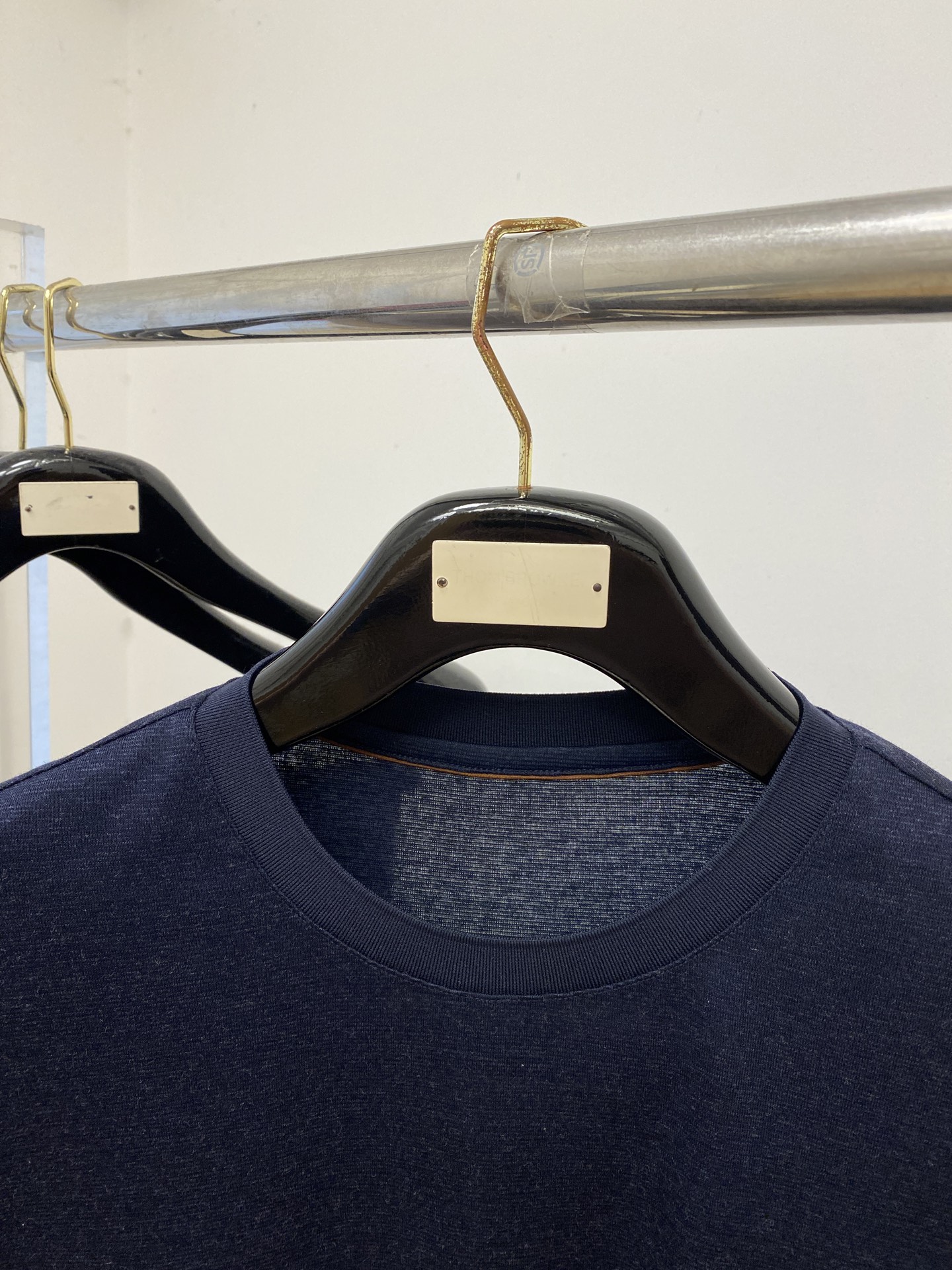 Loro Piana、2026新品短袖T恤，帅气时尚，胸前精致刺绣图案logo，简约百搭款。面料棉 不仅