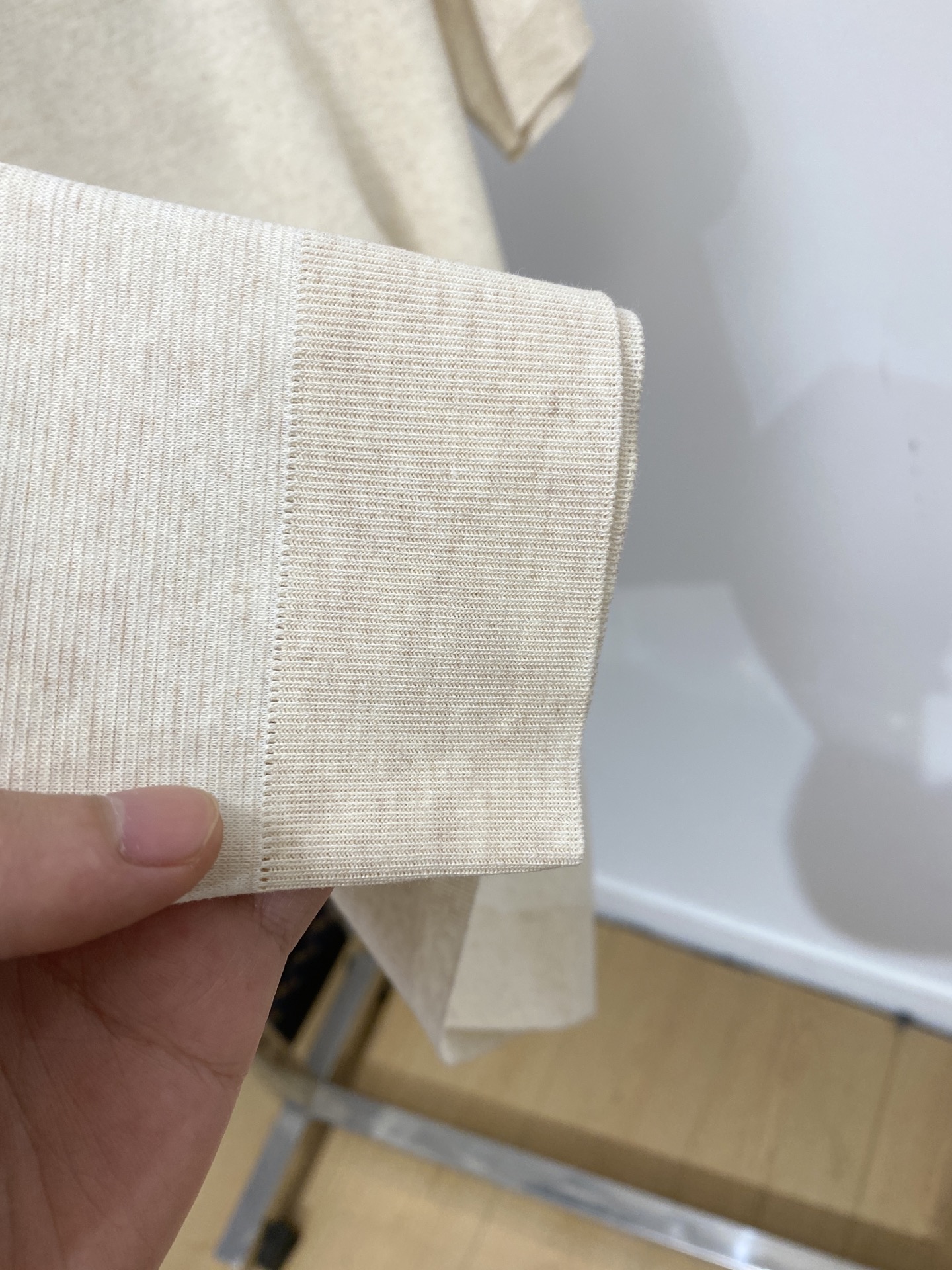 Loro Piana、2026新品短袖T恤，帅气时尚，胸前精致刺绣图案logo，简约百搭款。面料棉 不仅