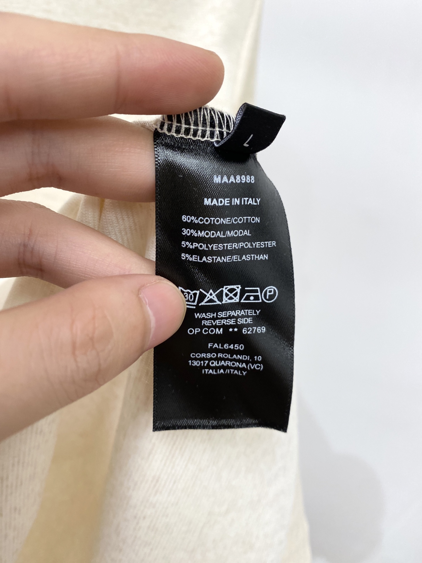 Loro Piana、2026新品短袖T恤，帅气时尚，胸前精致刺绣图案logo，简约百搭款。面料棉 不仅