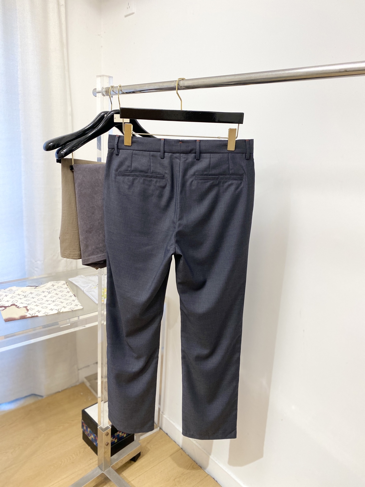 Kiton、2026爆款休闲西裤 高弹显瘦必爆简约百搭爆款，做工精细，每一针都看得到用心，超多明星网红最