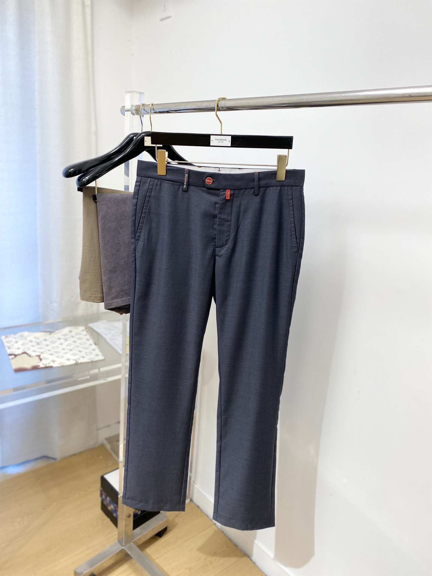 Kiton、2026爆款休闲西裤 高弹显瘦必爆简约百搭爆款，做工精细，每一针都看得到用心，超多明星网红最