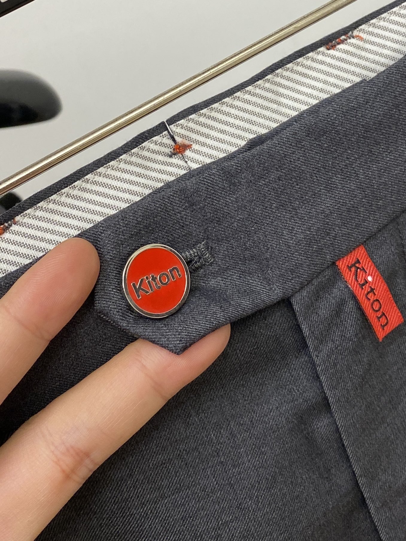 Kiton、2026爆款休闲西裤 高弹显瘦必爆简约百搭爆款，做工精细，每一针都看得到用心，超多明星网红最
