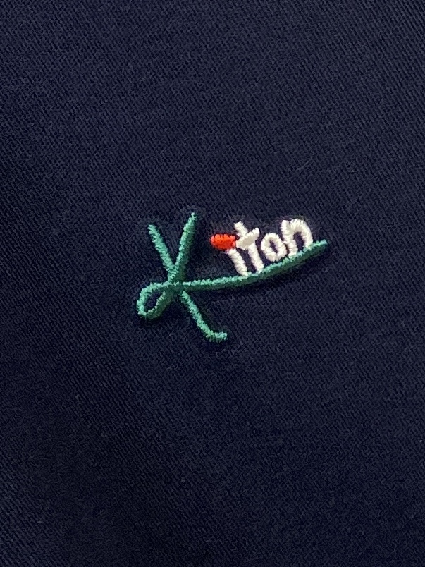 ￼Kiton、2026新品短袖T恤，帅气时尚，胸前精致刺绣字母logo，简约百搭款。面料棉 不仅挺括，保