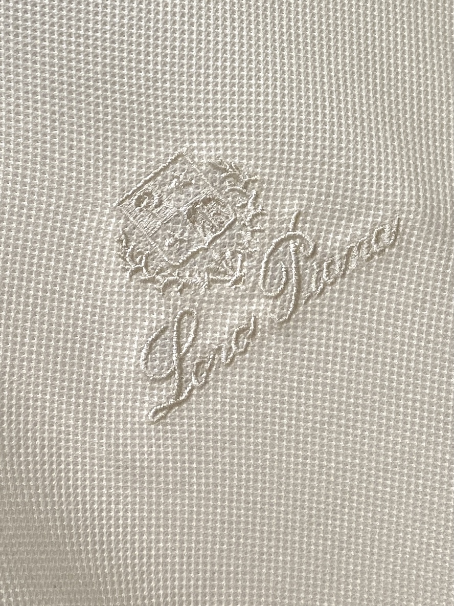 Loro Piana、2026新品短袖T恤，帅气时尚，胸前设计凹凸刺绣图案字母logo，简约百搭款。面料