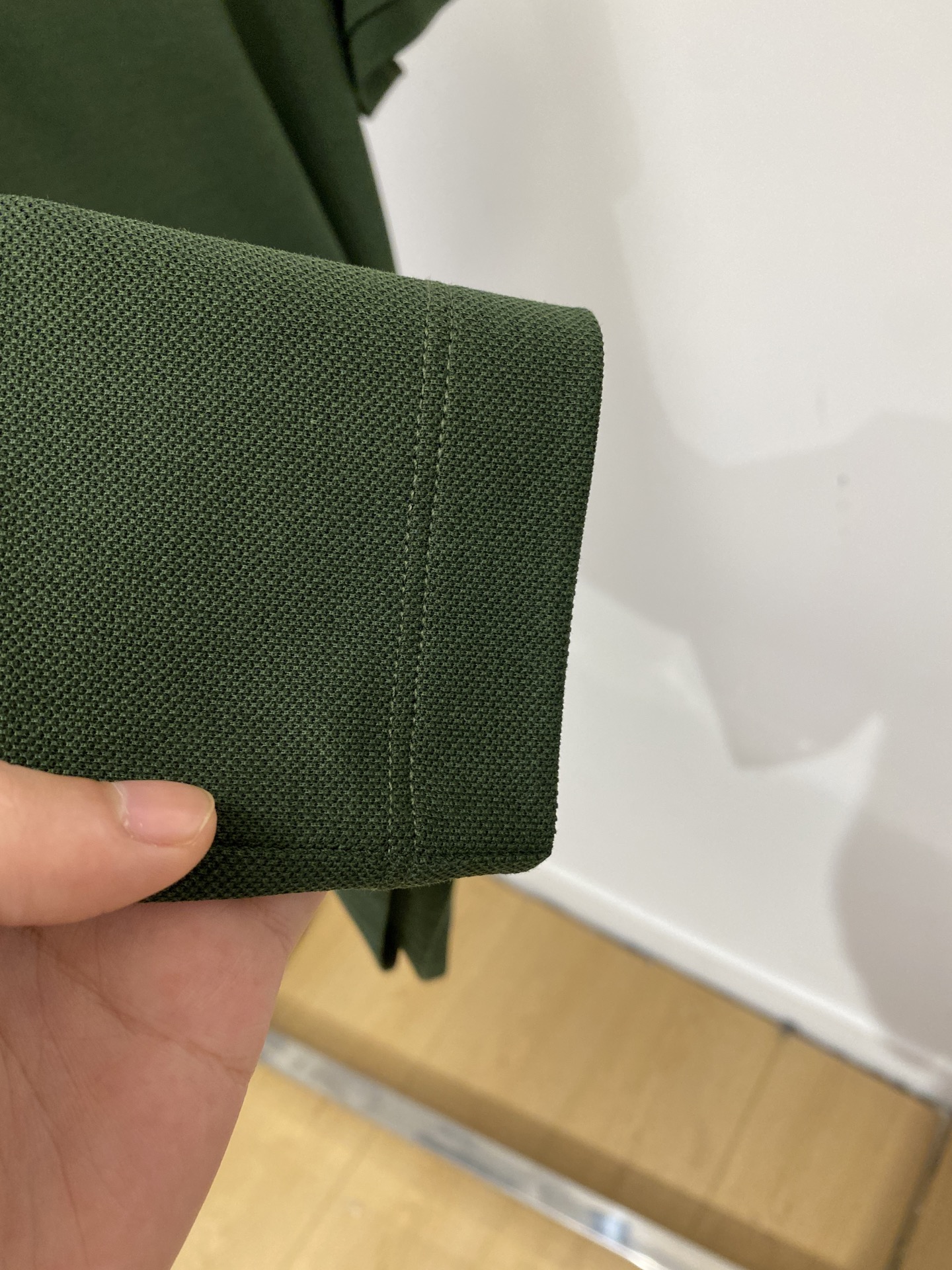 Loro Piana、2026新品短袖T恤，帅气时尚，胸前设计凹凸刺绣图案字母logo，简约百搭款。面料