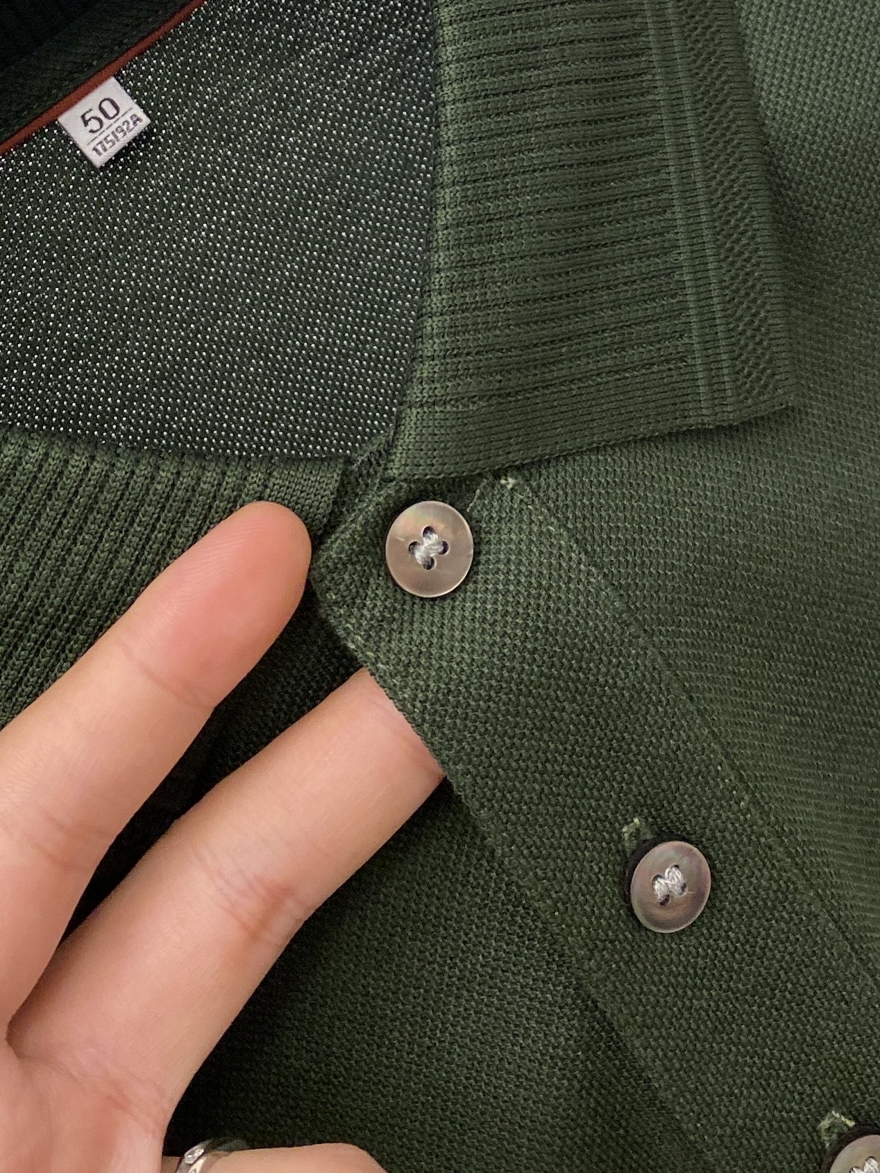 Loro Piana、2026新品短袖T恤，帅气时尚，胸前设计凹凸刺绣图案字母logo，简约百搭款。面料