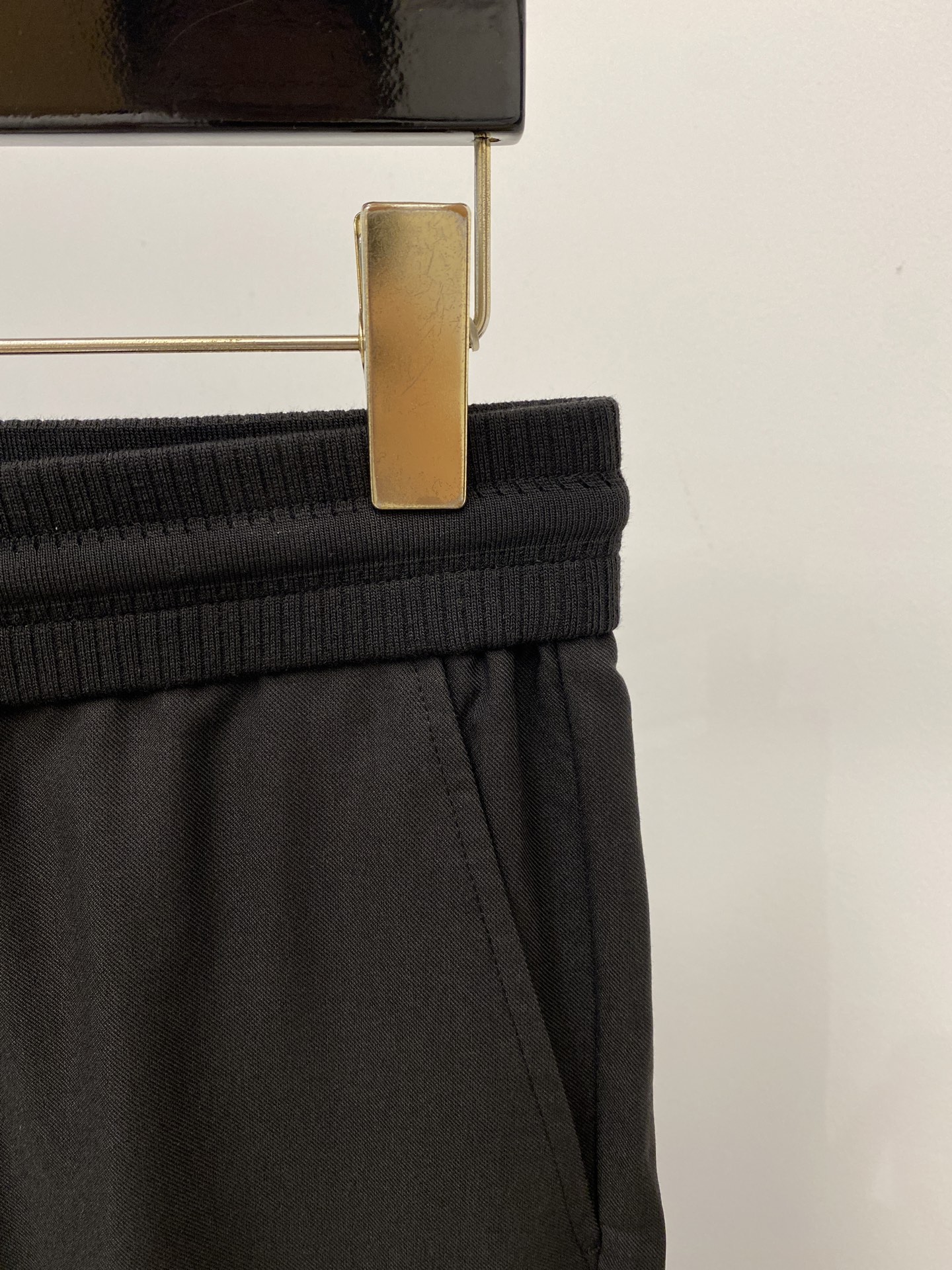 Loro Piana、2026爆款休闲裤 高弹显瘦必爆简约百搭爆款，做工精细，每一针都看得到用心，超多明