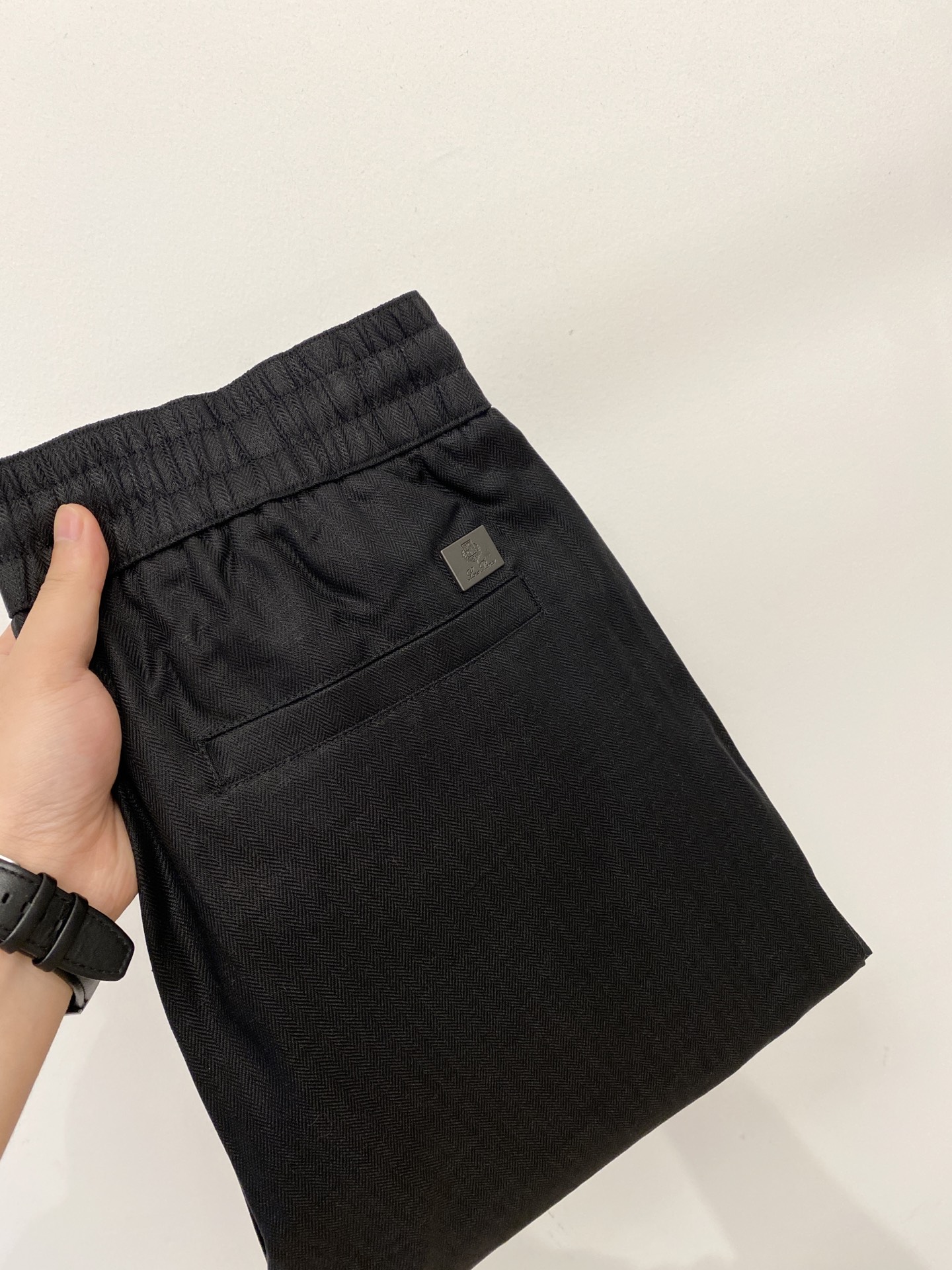 Loro Piana、2026爆款休闲裤 高弹显瘦必爆简约百搭爆款，做工精细，每一针都看得到用心，超多明