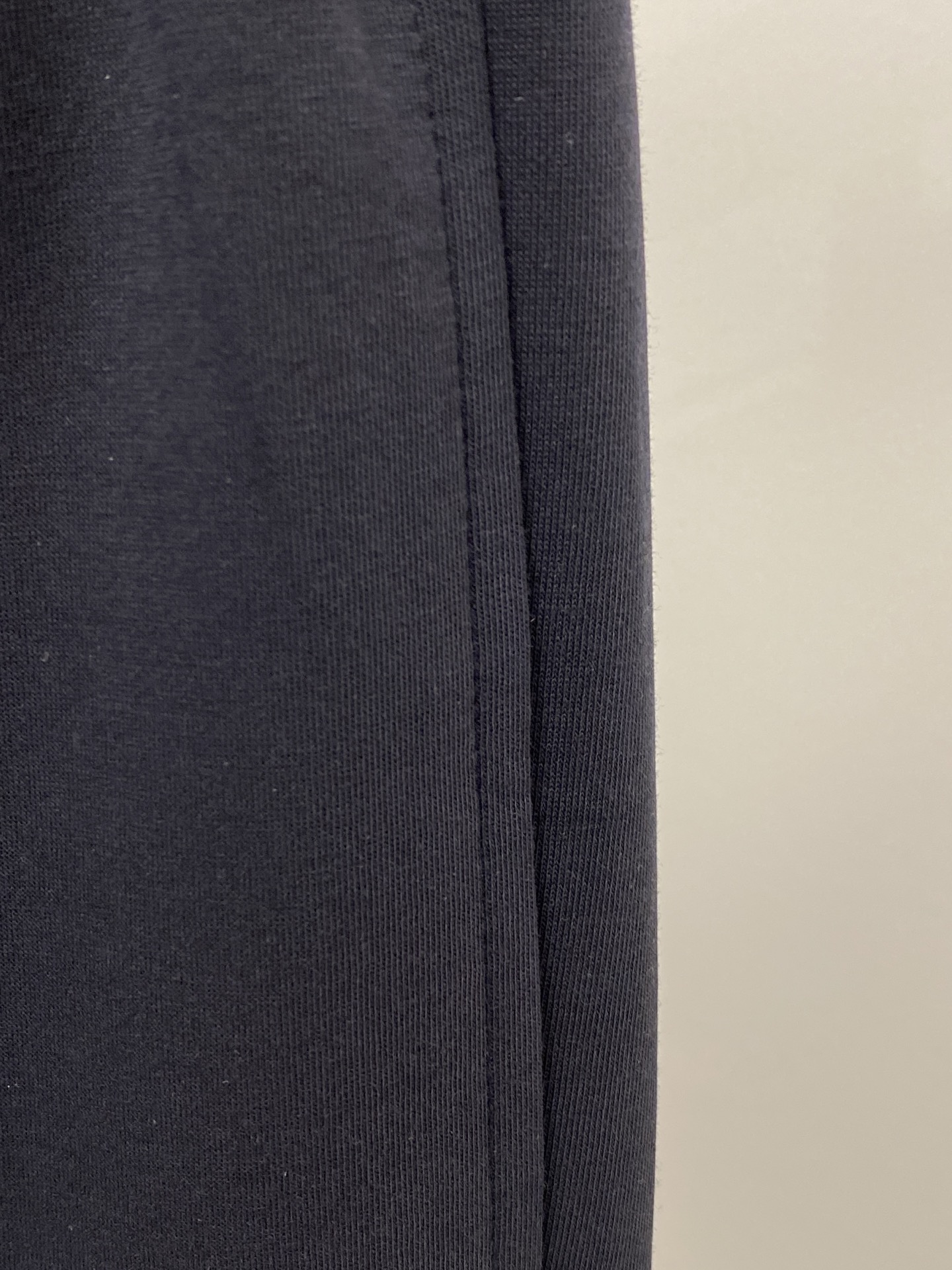 Brunello Cucinelli、2026爆款休闲短裤 高弹显瘦必爆简约百搭爆款，做工精细，每一针都