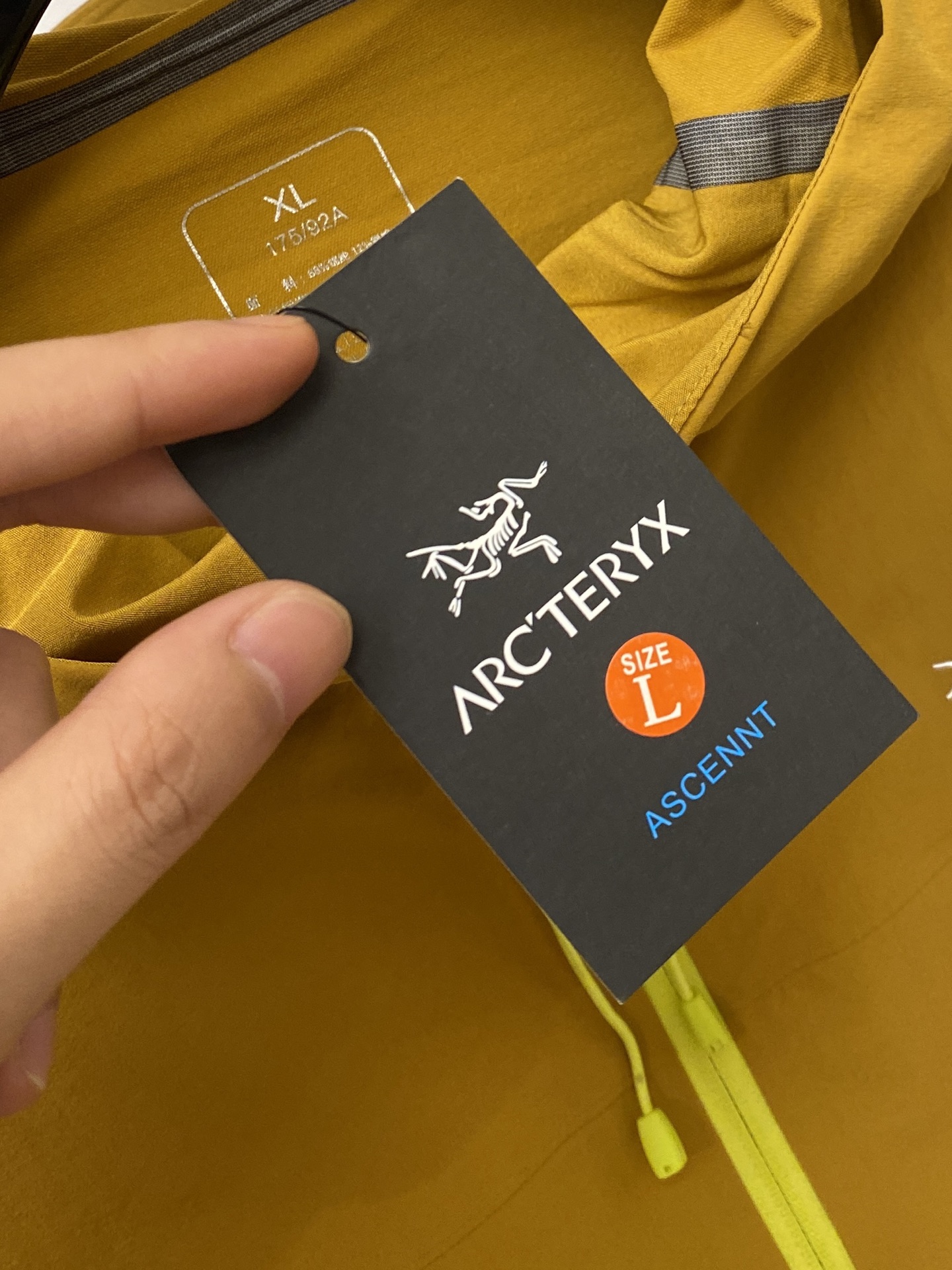 始祖鸟、2026新品防晒衣外套，帅气时尚，胸前顶级印胶图案logo，简约百搭款。面料棉 不仅挺括，保持潮