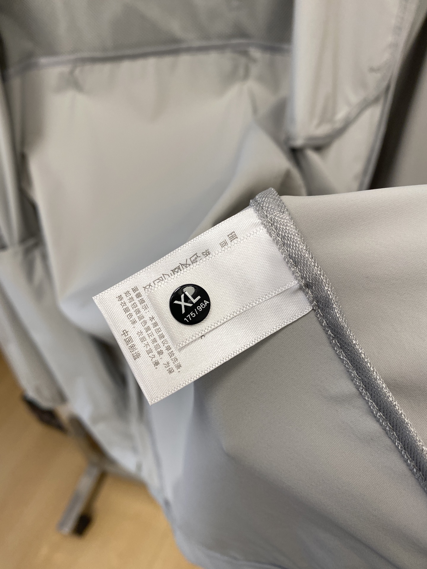始祖鸟、2026新品防晒衣外套，帅气时尚，胸前顶级印胶图案logo，简约百搭款。面料棉 不仅挺括，保持潮