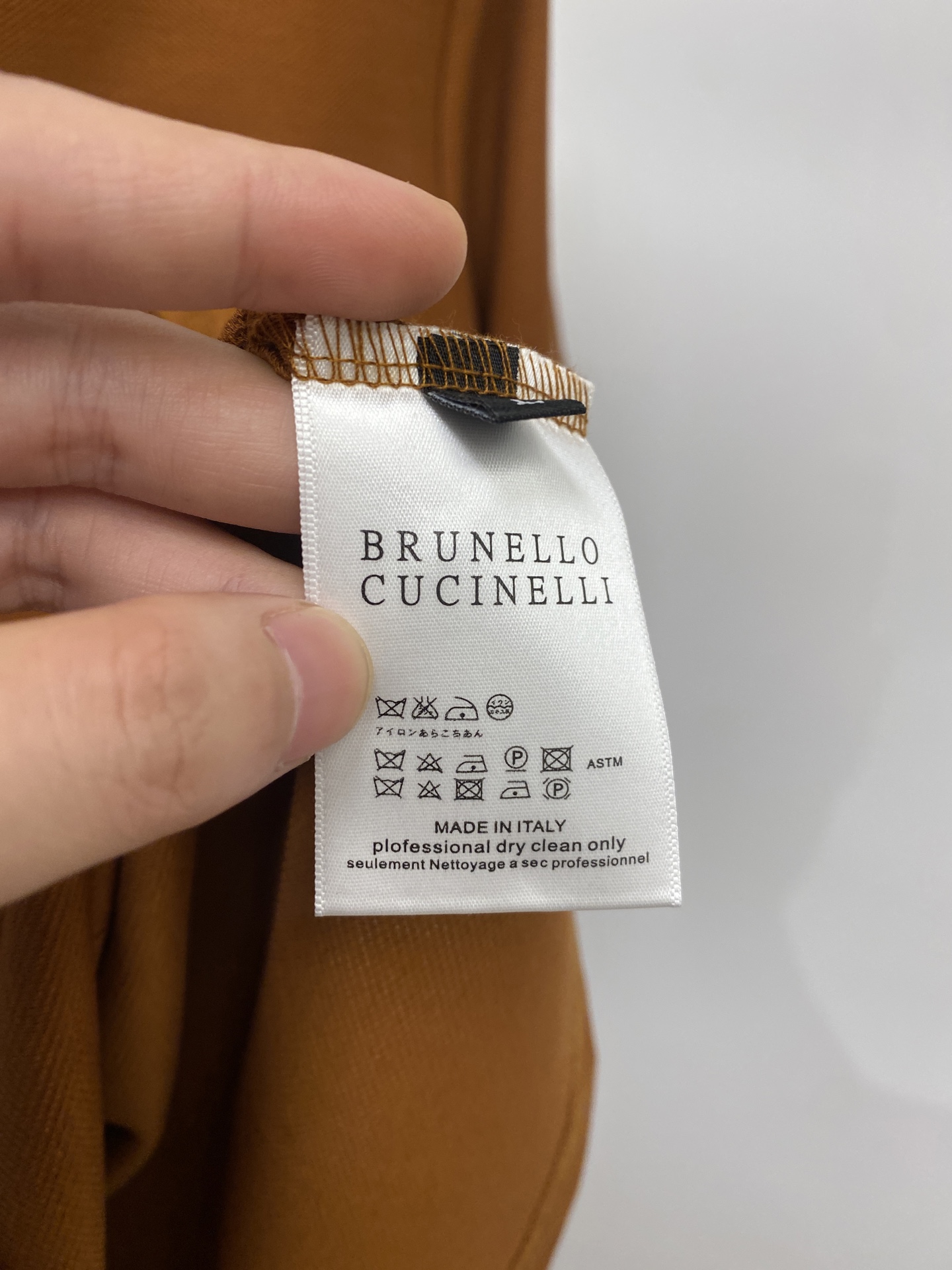 Brunello Cucinelli、2026新品短袖T恤，帅气时尚，胸前精致刺绣图案logo，简约百搭