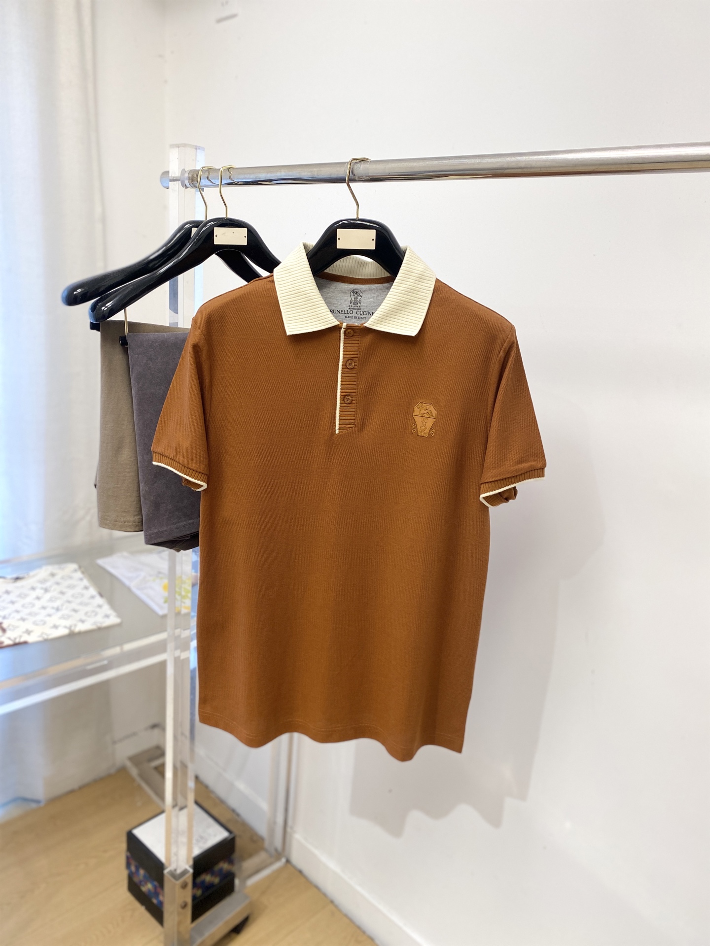 Brunello Cucinelli、2026新品短袖T恤，帅气时尚，胸前精致刺绣图案logo，简约百搭