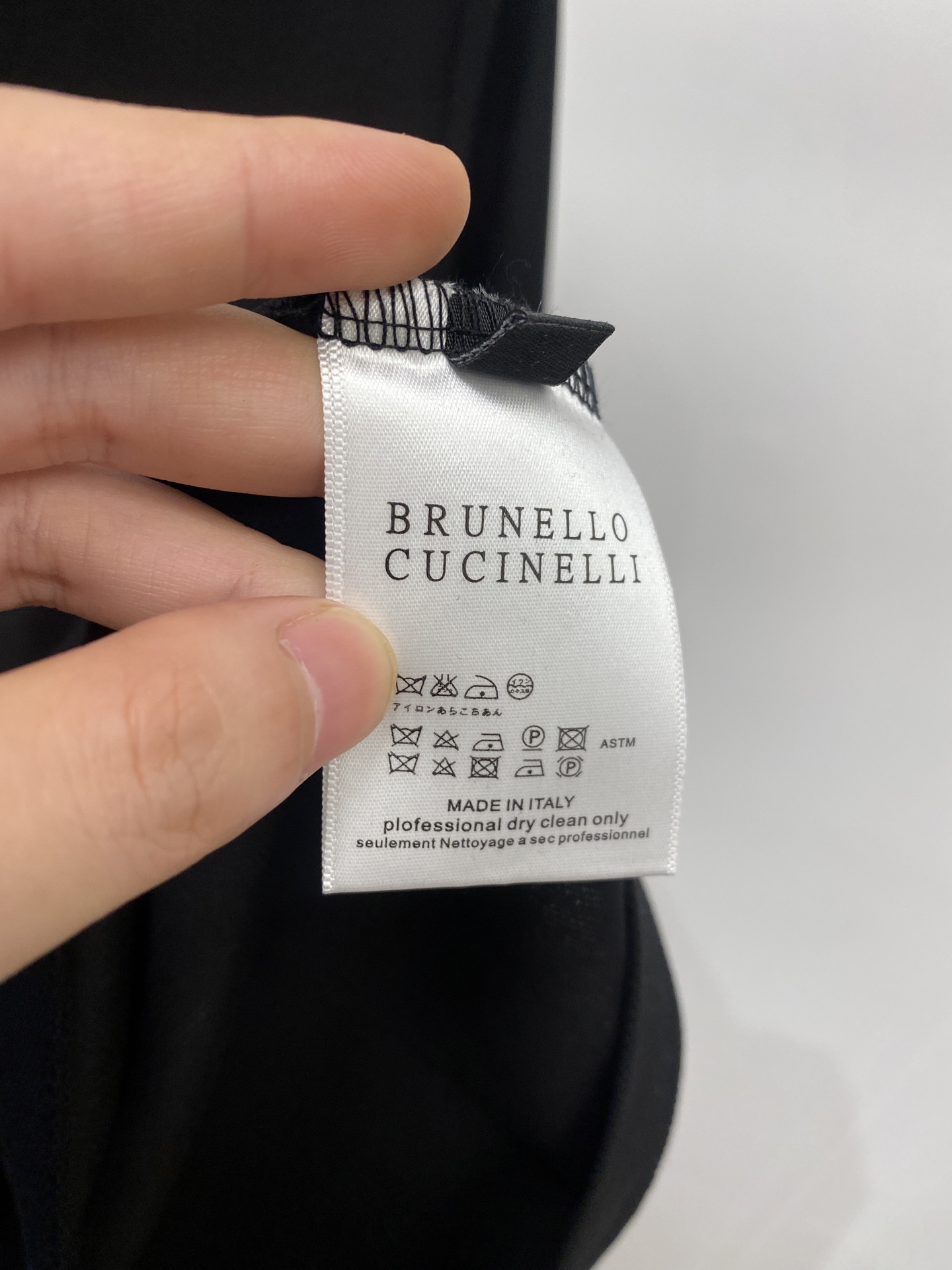 Brunello Cucinelli、2026新品短袖T恤，帅气时尚，胸前精致刺绣图案logo，简约百搭
