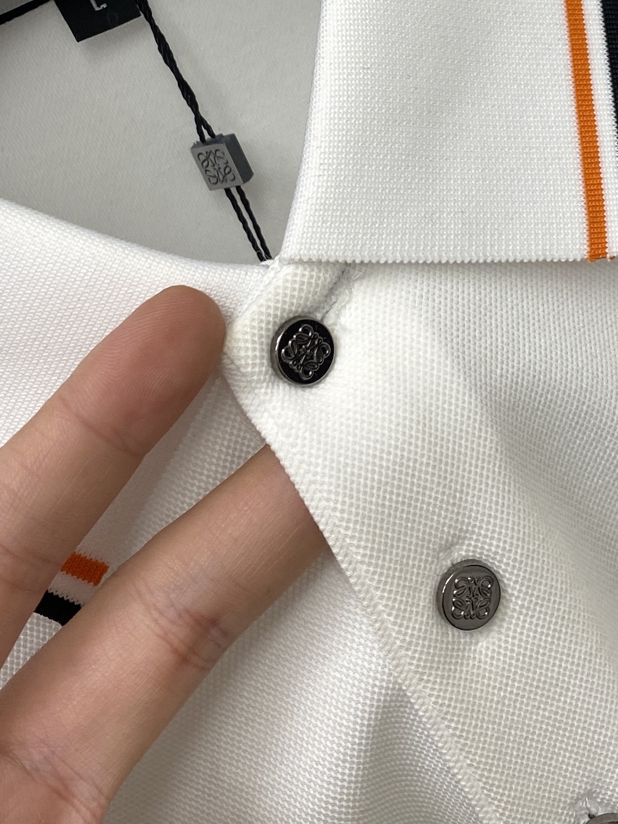 罗意威、2026新品短袖T恤，帅气时尚，胸前精致刺绣图案logo，简约百搭款。面料棉 不仅挺括，保持潮流