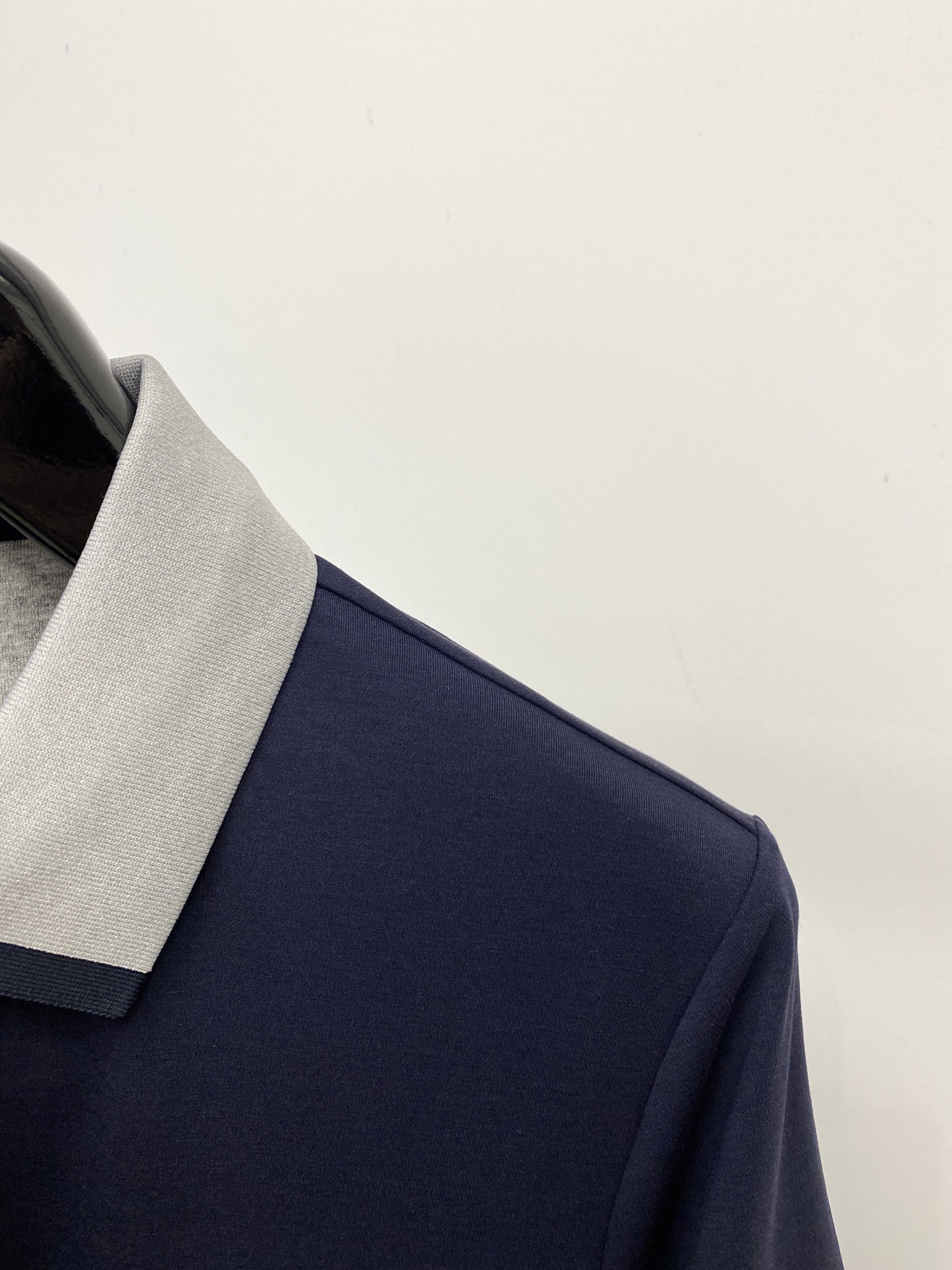 ￼ Brunello Cucinelli、2026新品短袖T恤，帅气时尚，胸前精致刺绣图案logo，简约