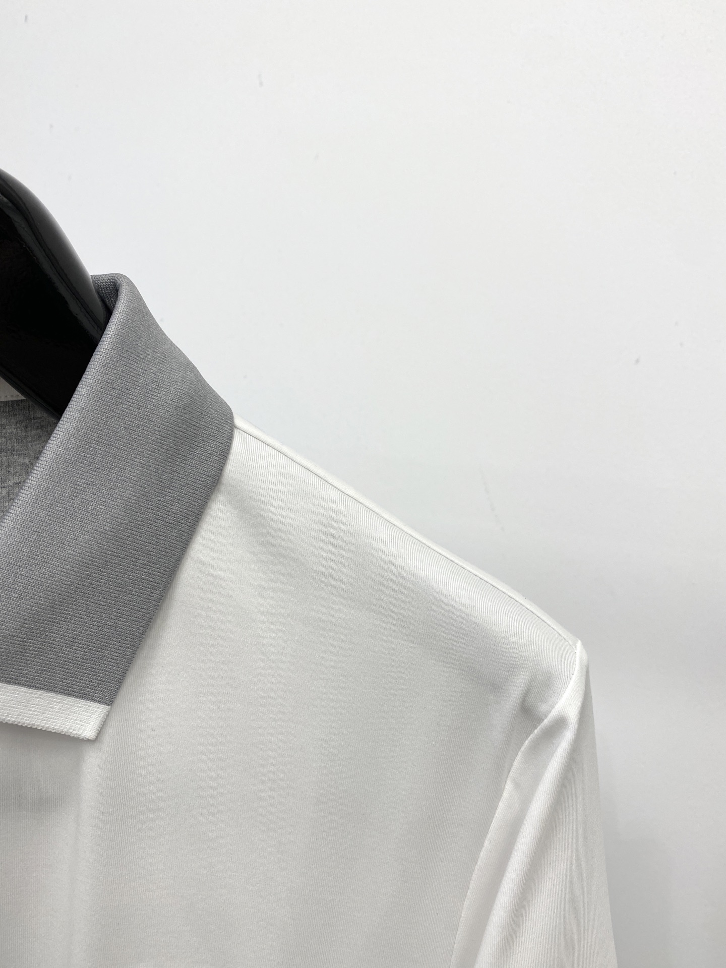 Brunello Cucinelli、2026新品短袖T恤，帅气时尚，胸前精致刺绣图案logo，简约百搭