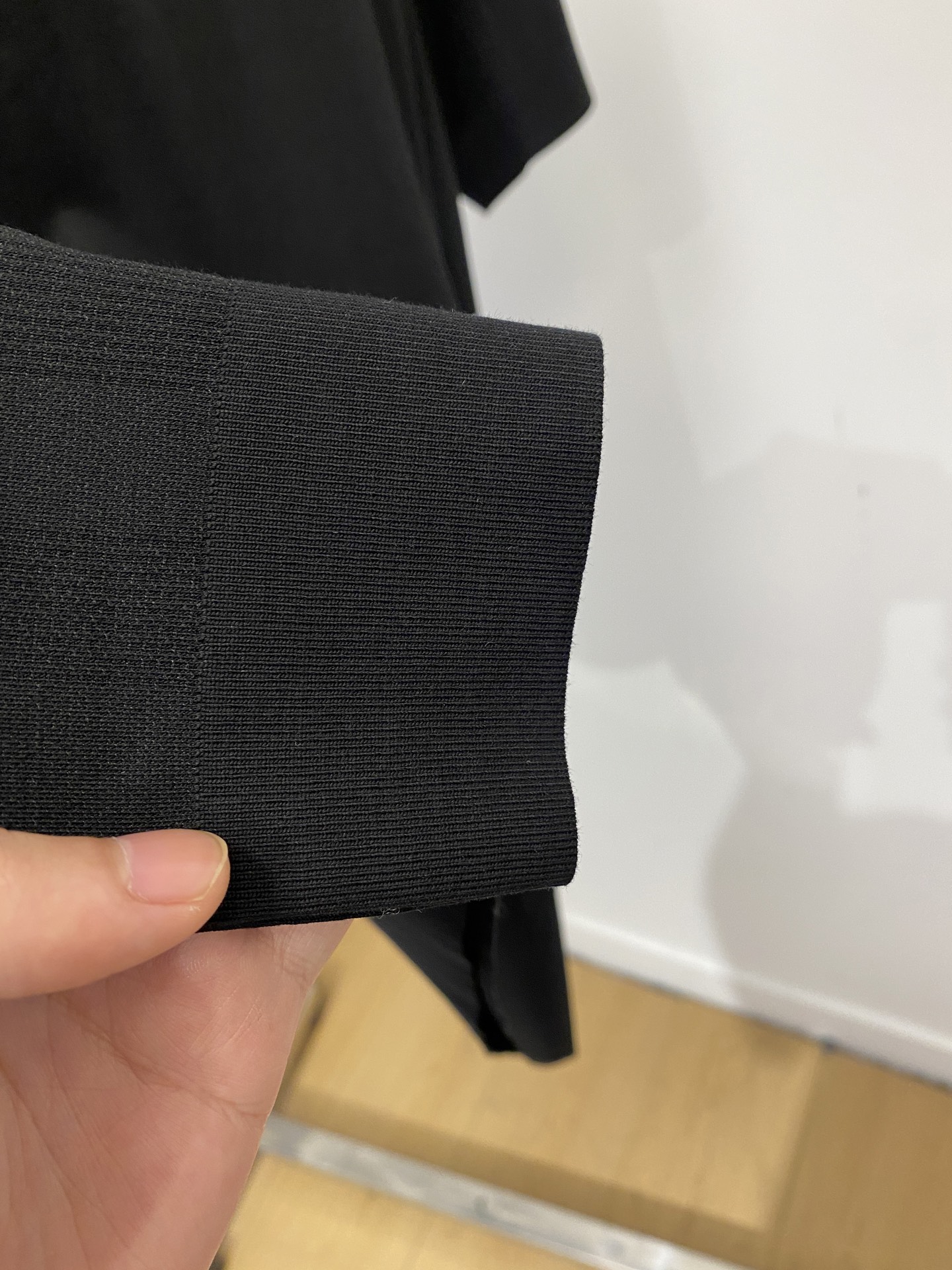 Loro Piana、2026新品短袖T恤，帅气时尚，胸前精致刺绣字母logo，简约百搭款。面料棉 不仅